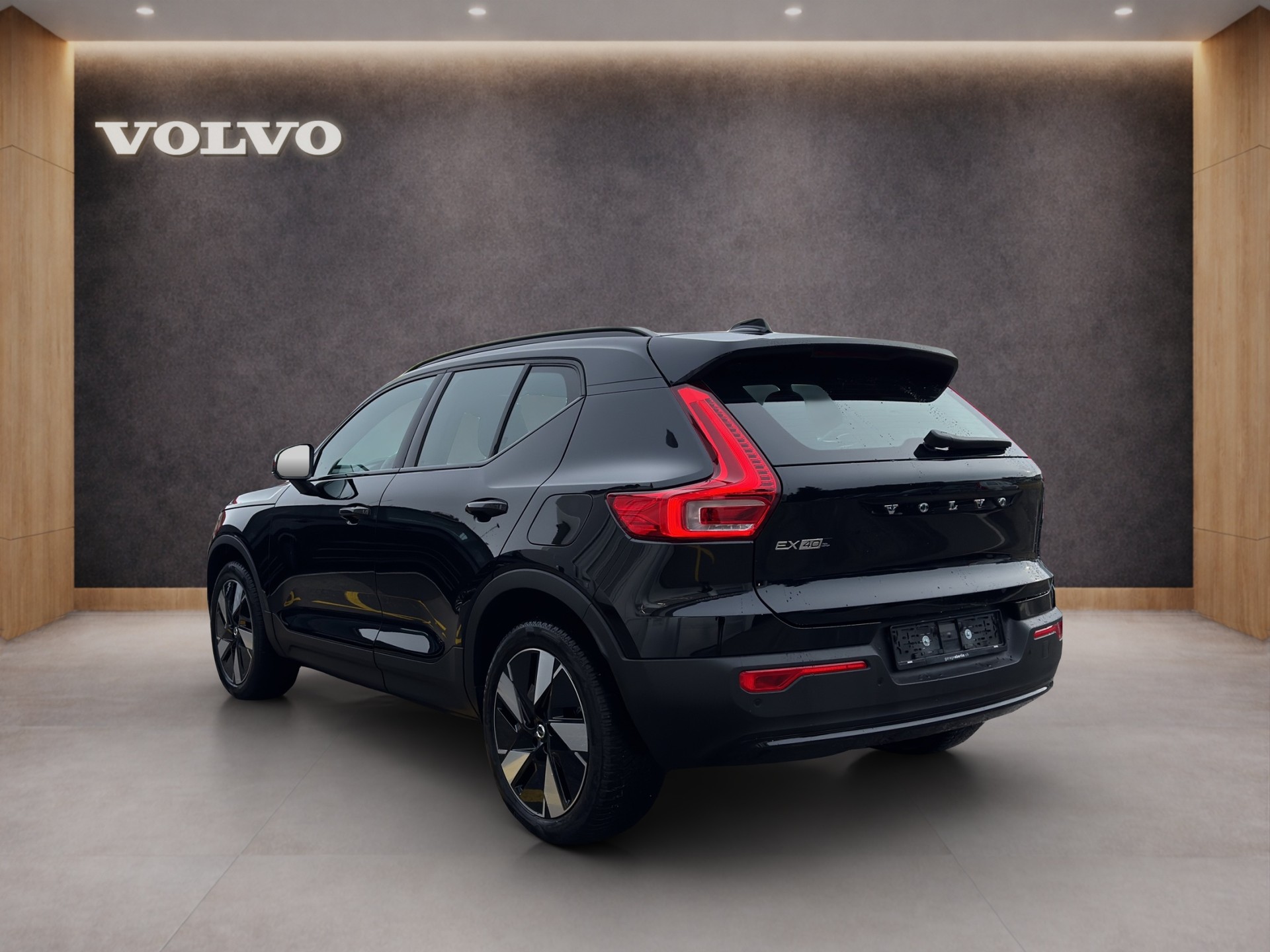 VOLVO EX40 Twin Plus AWD-showroom-element-2