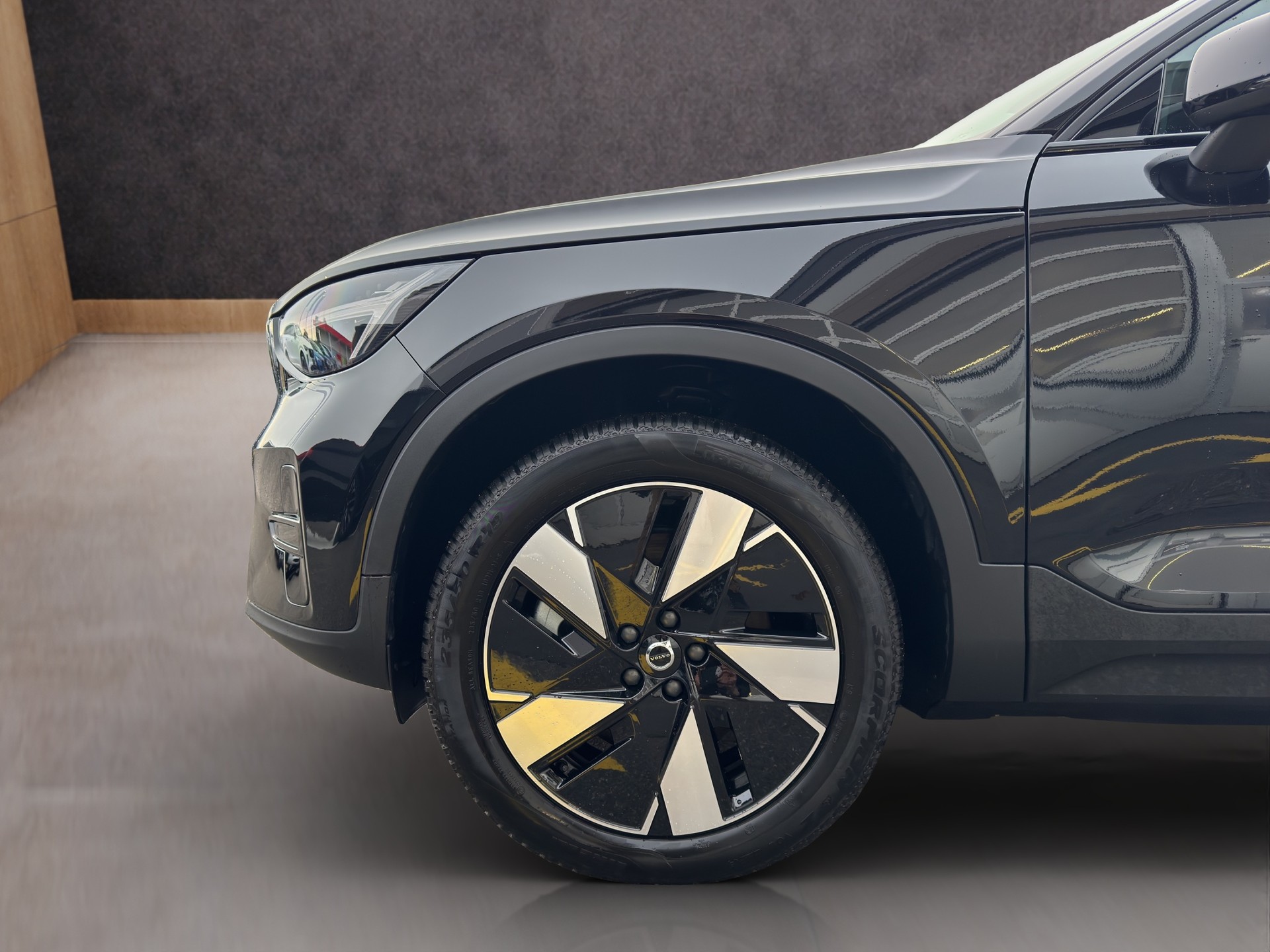 VOLVO EX40 Twin Plus AWD-image-16
