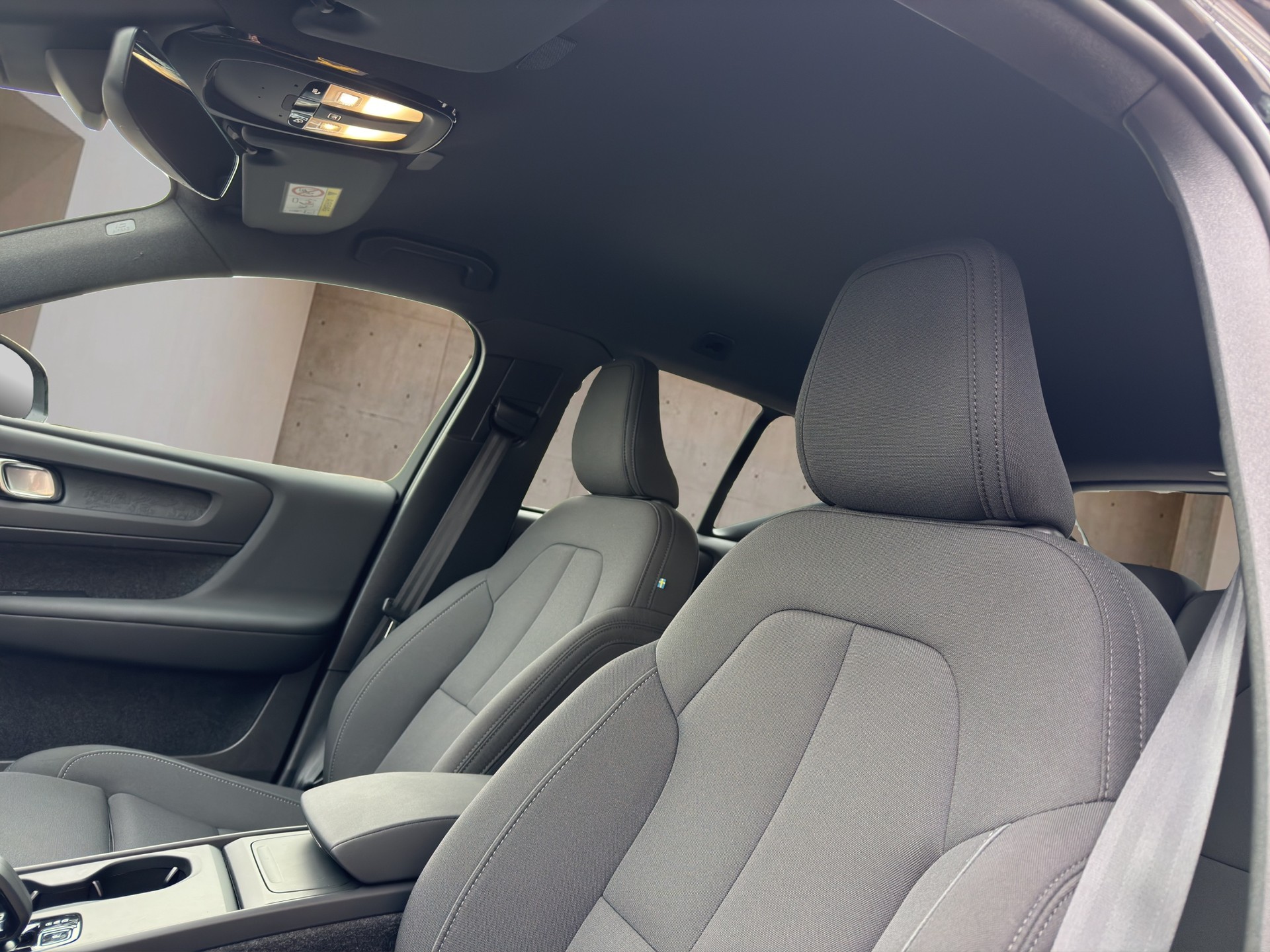 VOLVO EX40 Twin Plus AWD-image-13