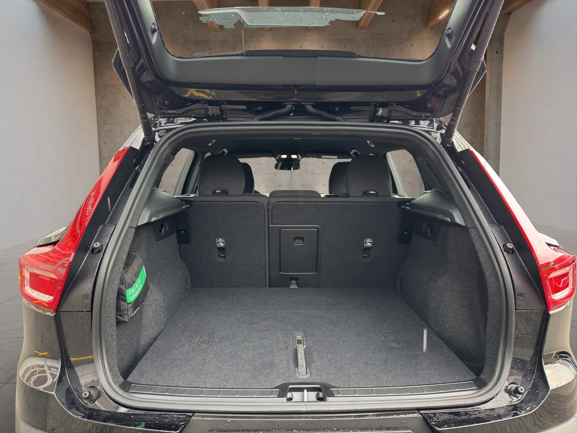 VOLVO EX40 Twin Plus AWD-image-12