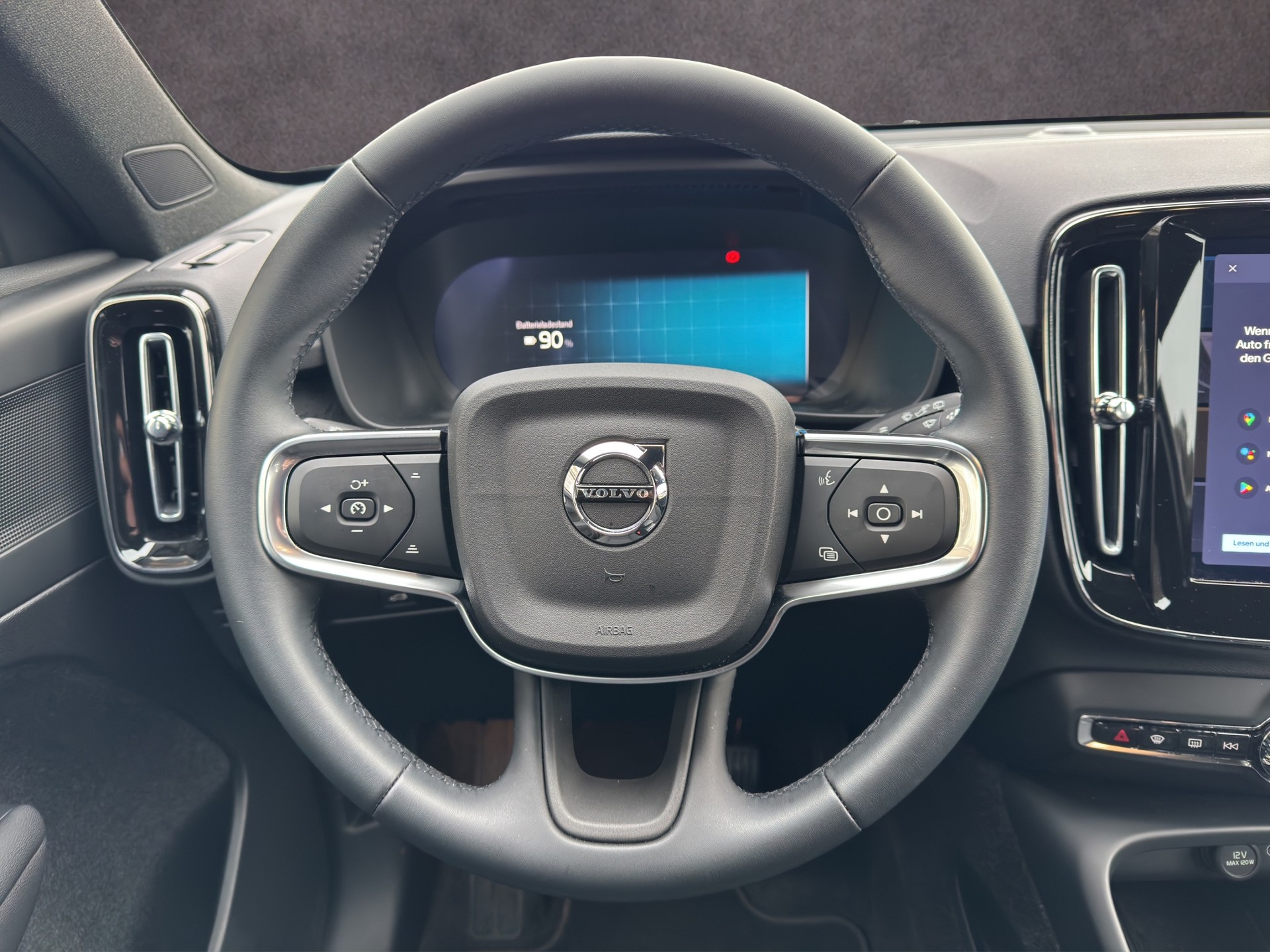 VOLVO EX40 Twin Plus AWD-image-11
