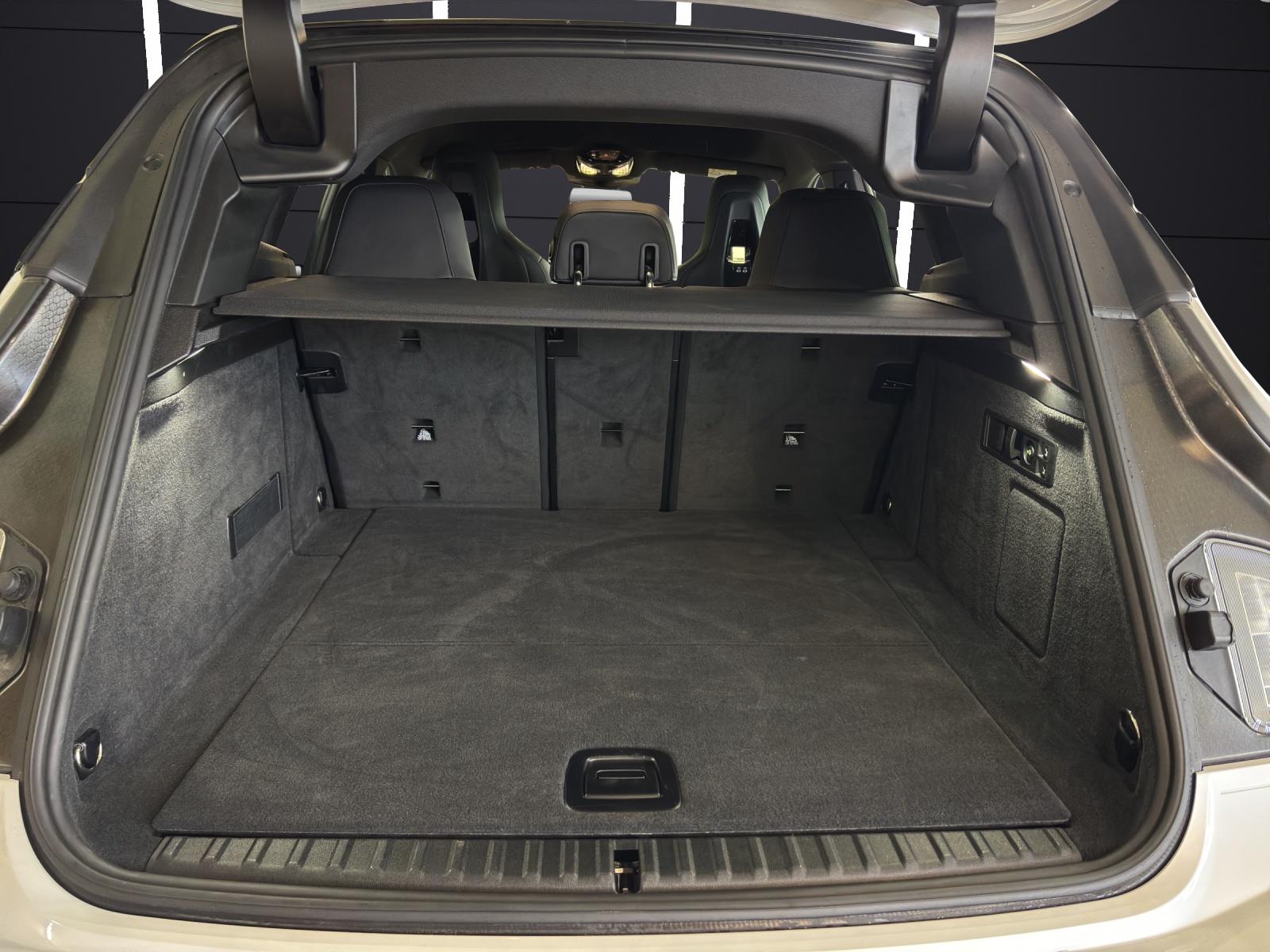 BMW iX xDrive40-image-12