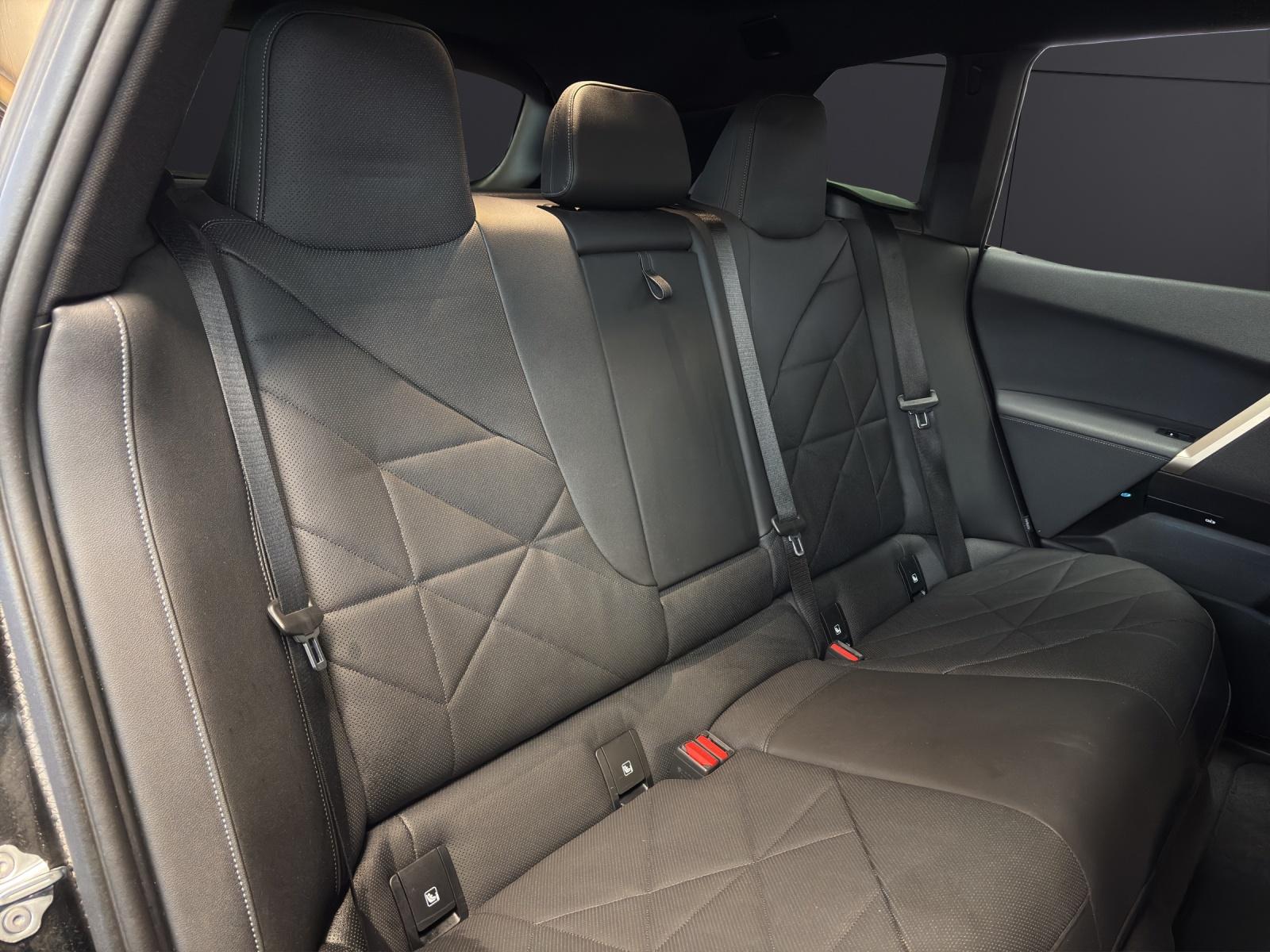 BMW iX xDrive40-image-13