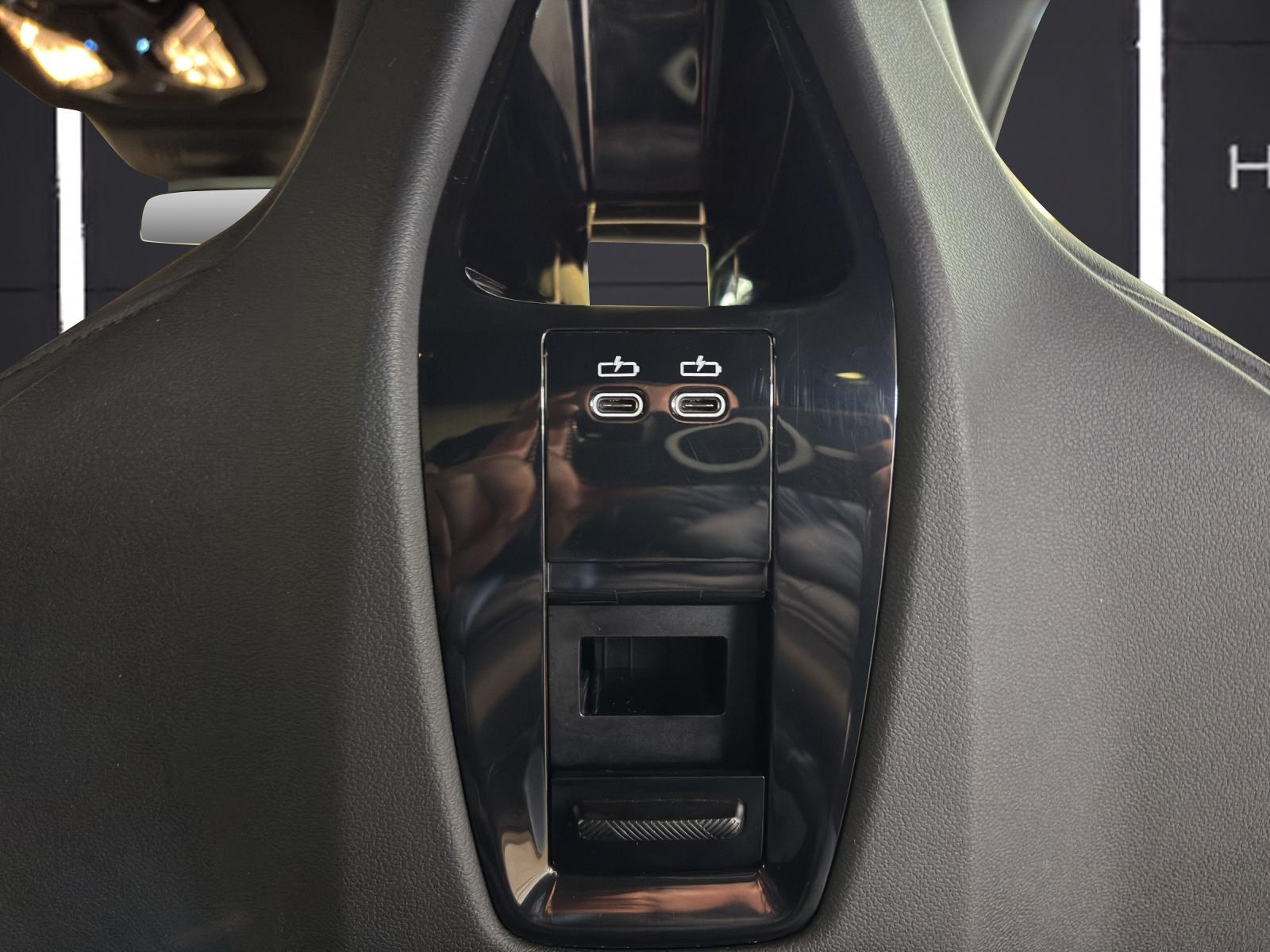 BMW iX xDrive40-image-22