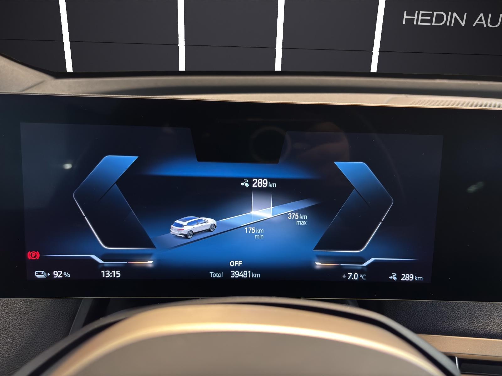 BMW iX xDrive40-image-19