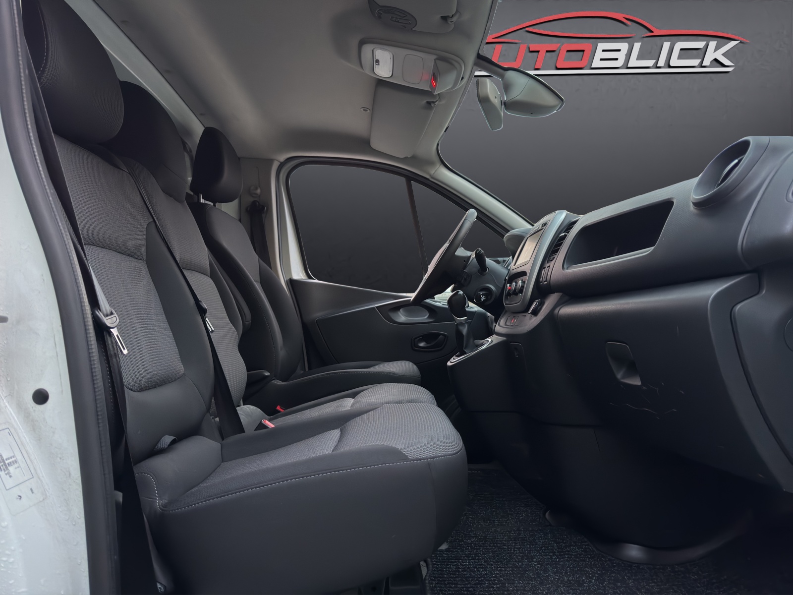 RENAULT Trafic 2.0 Diesel Automat - 170PS EDC 3.0t Business L1H1 A-image-11