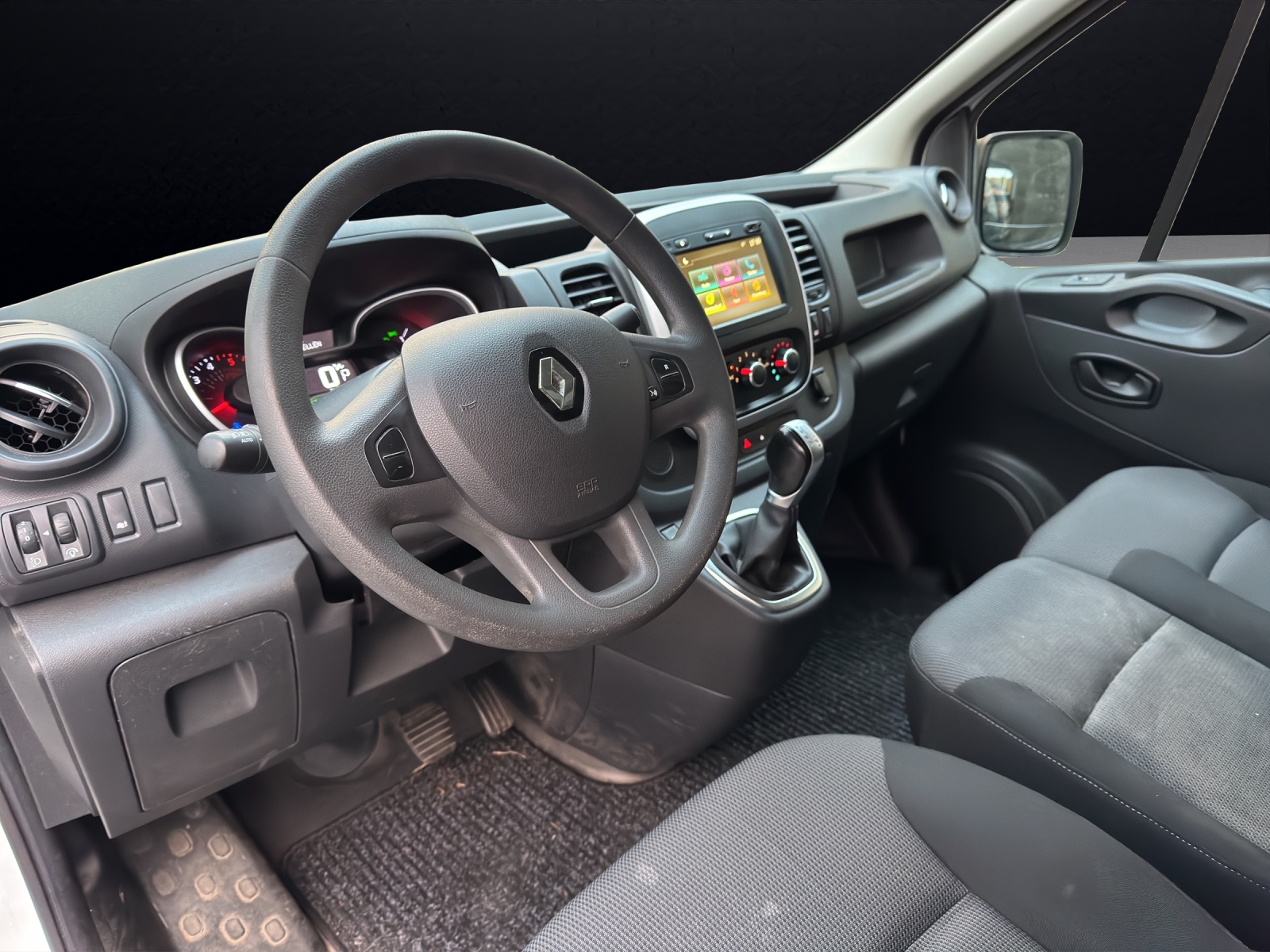 RENAULT Trafic 2.0 Diesel Automat - 170PS EDC 3.0t Business L1H1 A-image-8