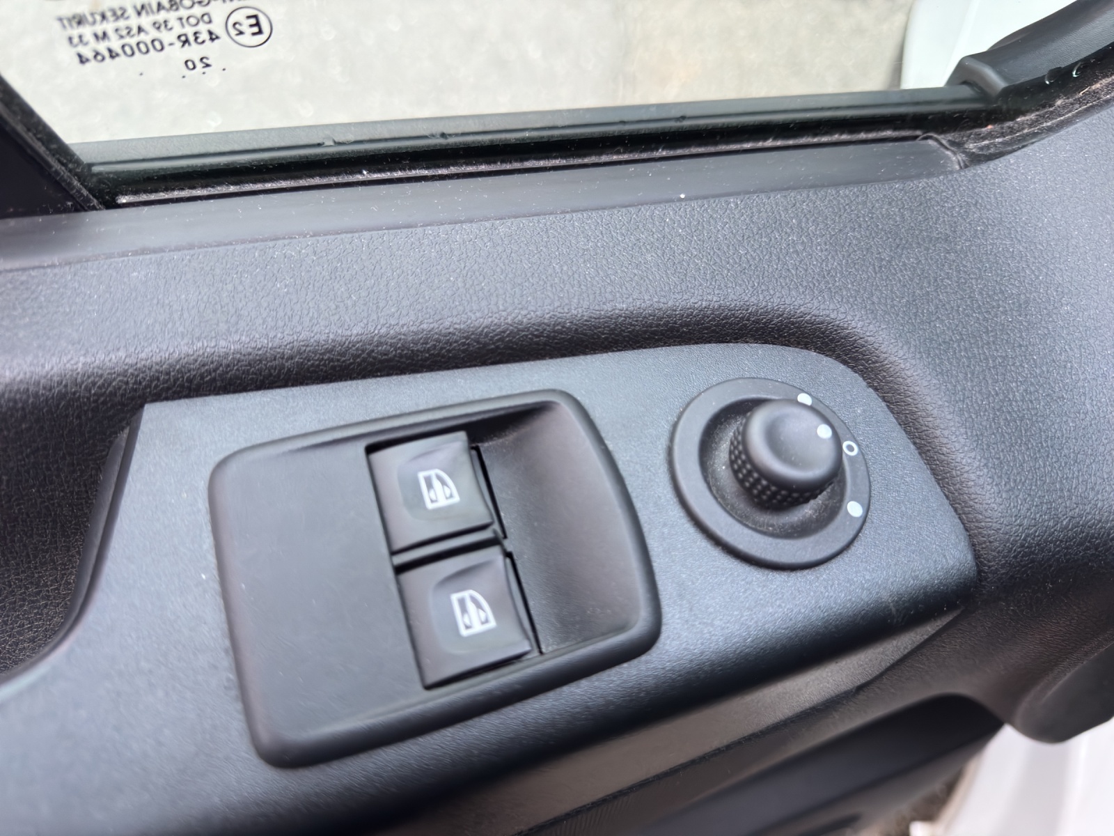 RENAULT Trafic 2.0 Diesel Automat - 170PS EDC 3.0t Business L1H1 A-image-19