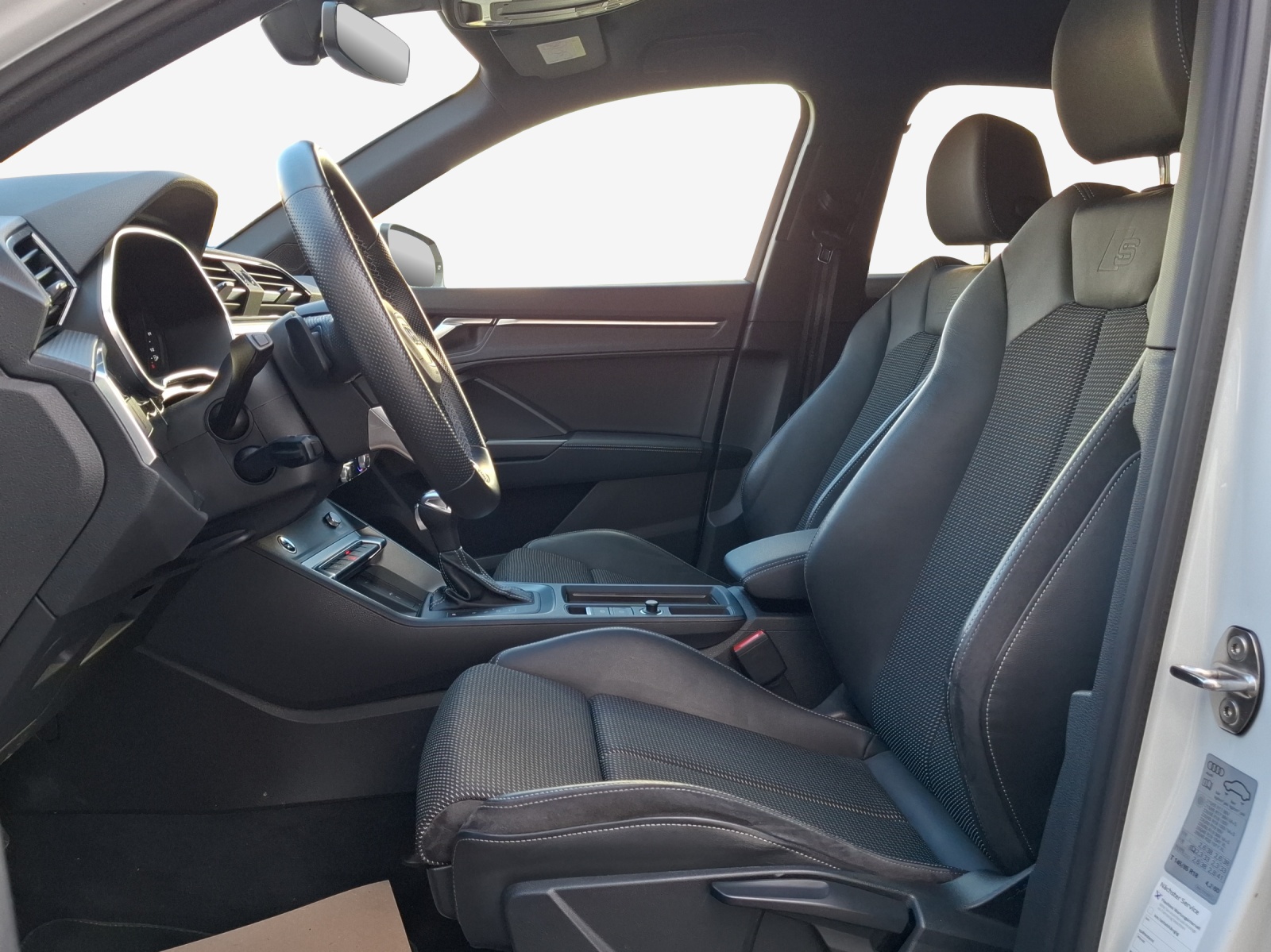 AUDI Q3 35 TFSI S line Attraction S-tronic-image-7
