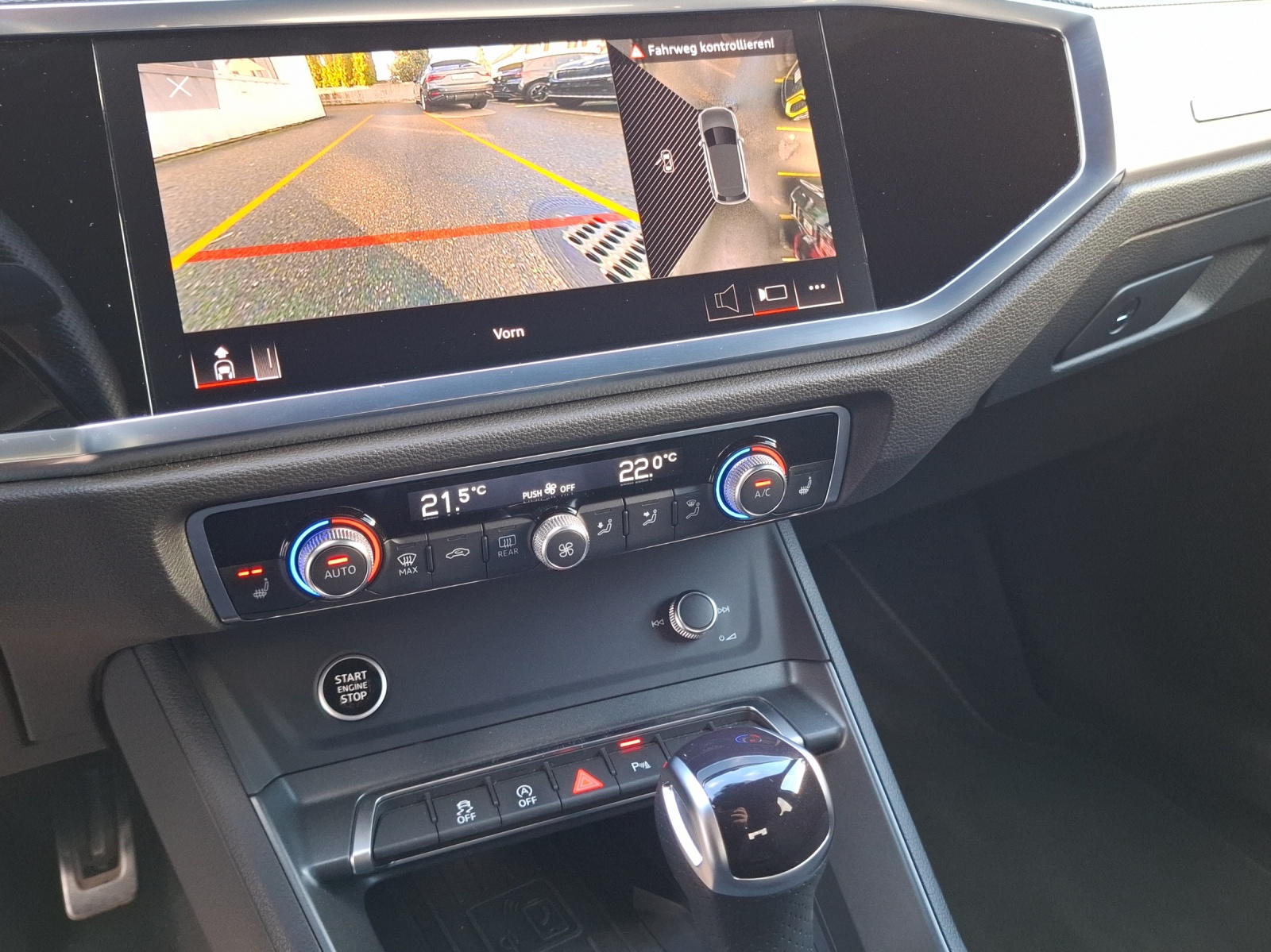 AUDI Q3 35 TFSI S line Attraction S-tronic-image-10