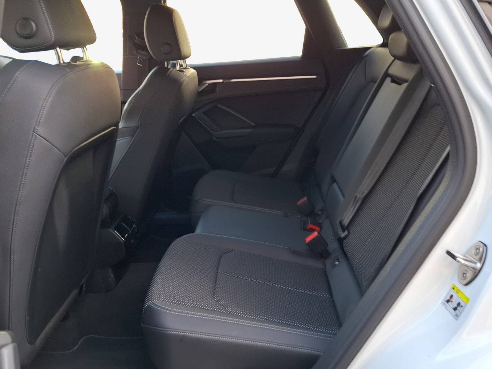 AUDI Q3 35 TFSI S line Attraction S-tronic-image-11