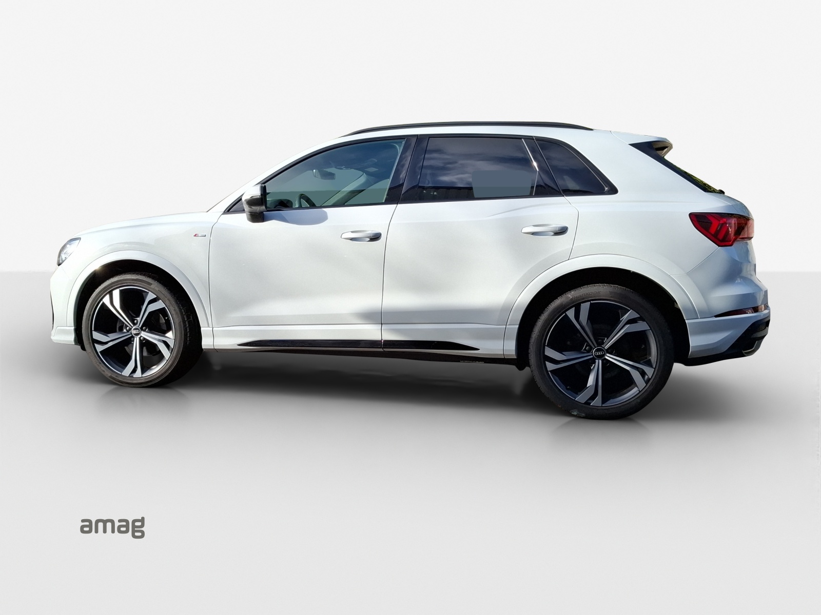 AUDI Q3 35 TFSI S line Attraction S-tronic-image-1