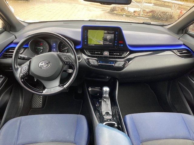 TOYOTA C-HR 1.2 Turbo Style 4WD Multidrive S-image-10