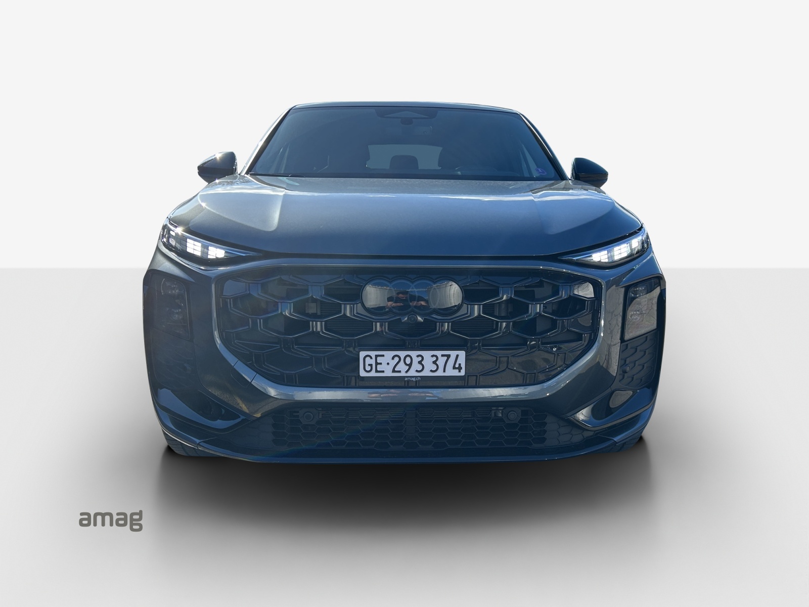AUDI Q3 Sportback e-hybrid 200 kW S tronig-showroom-element-1