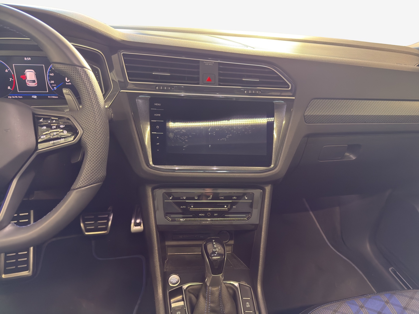 VW Tiguan 2.0TSI R 4Motion DSG-image-9