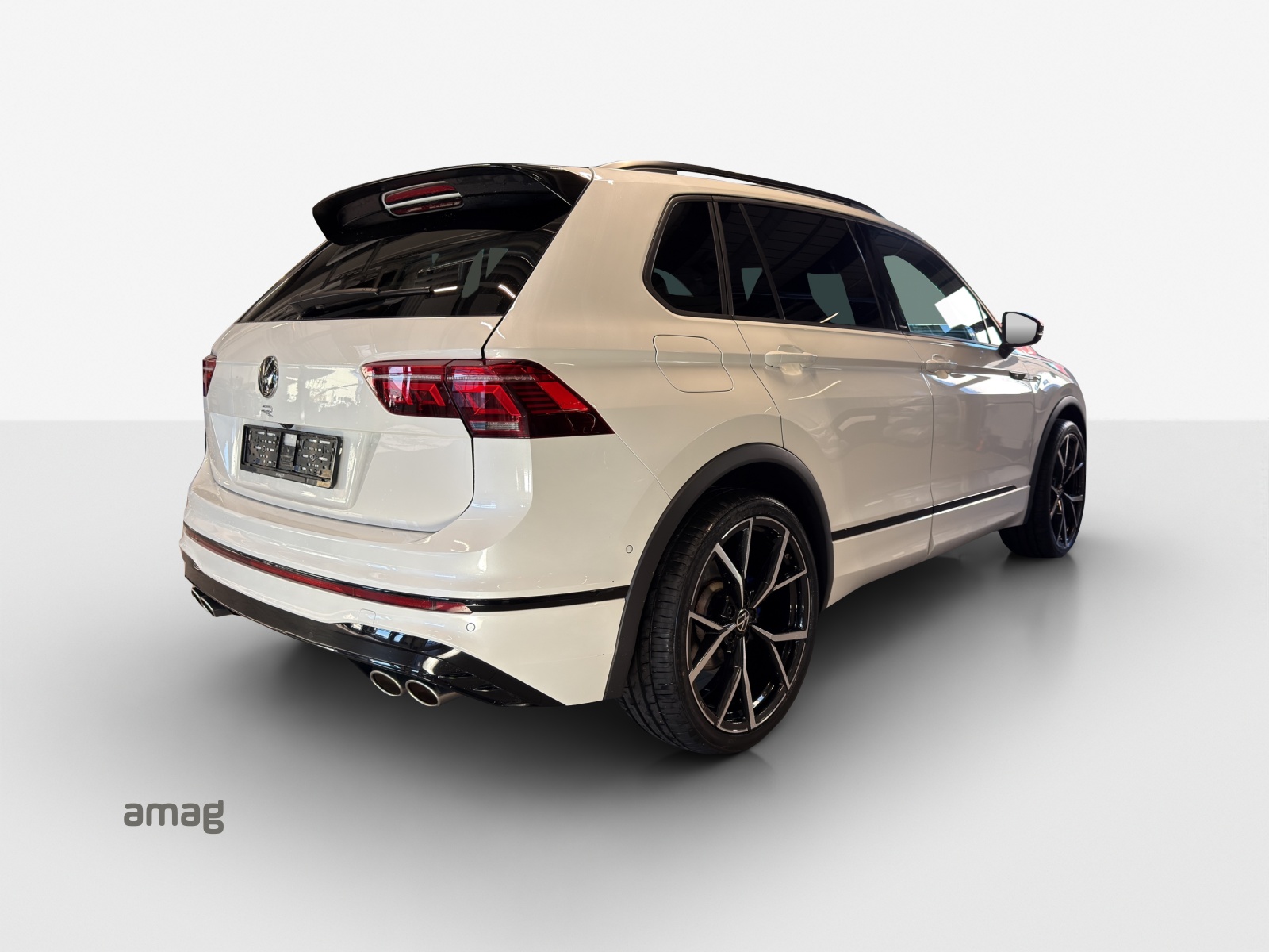 VW Tiguan 2.0TSI R 4Motion DSG-image-5