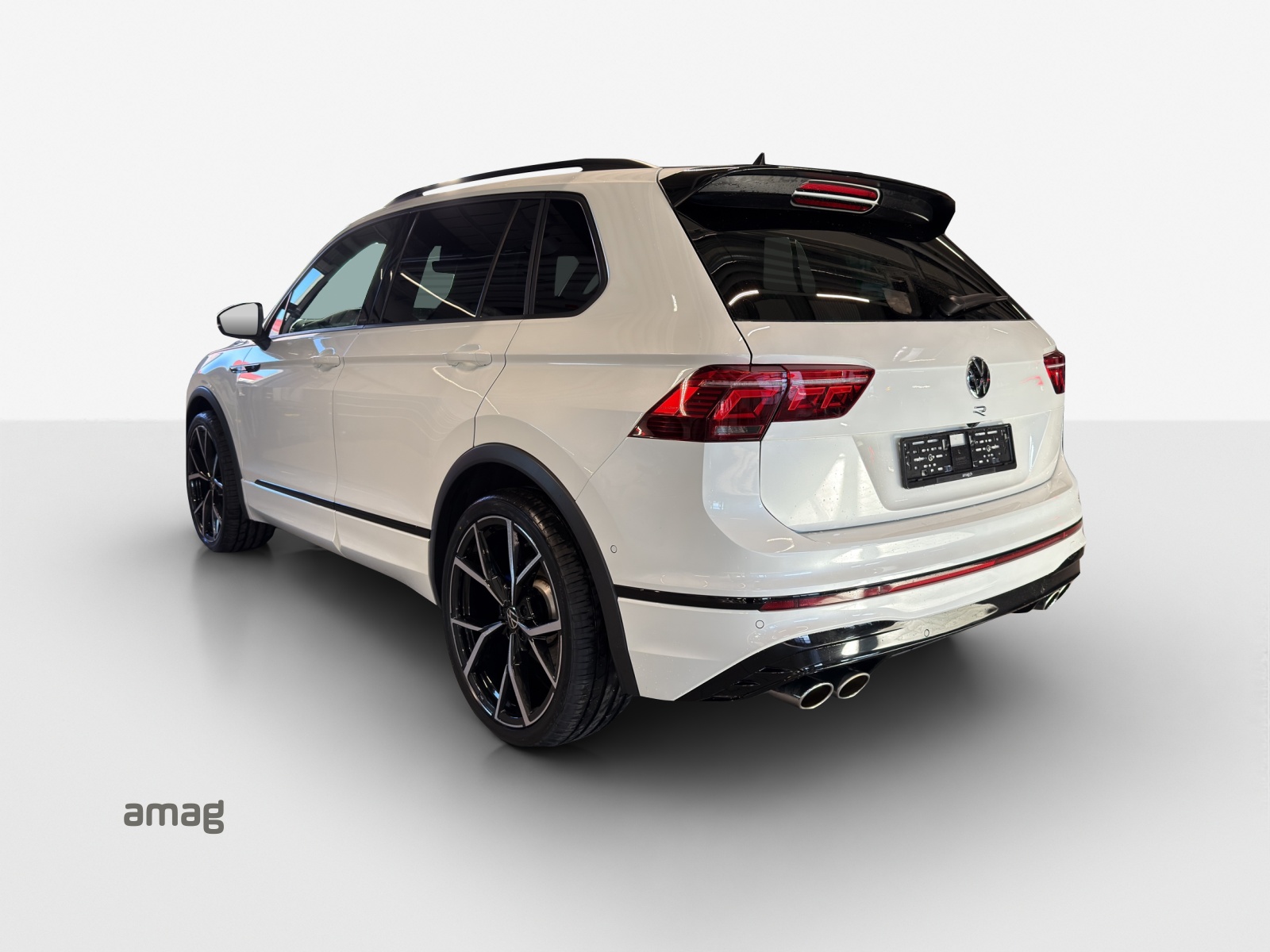 VW Tiguan 2.0TSI R 4Motion DSG-image-3