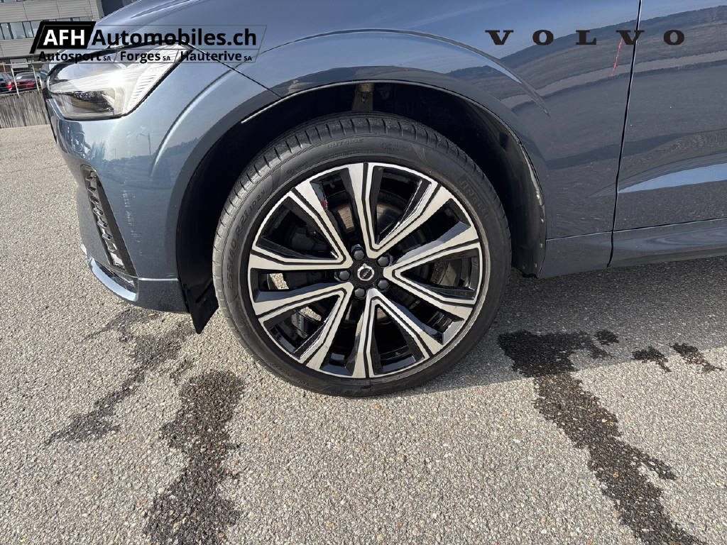 VOLVO XC60 2.0 B5 MH R-Design AWD-image-16
