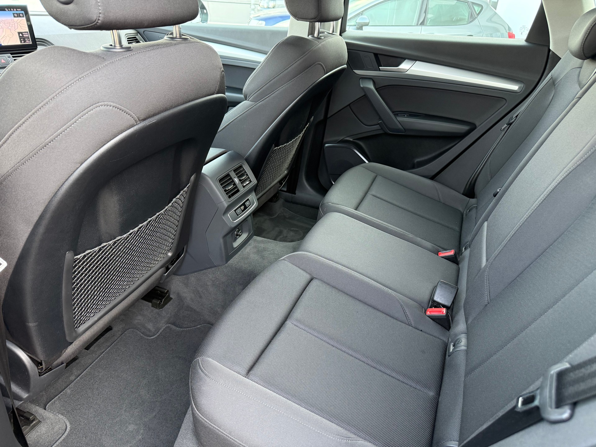 AUDI Q5 Sportback 40 TDI S line quattro S-tronic-image-10