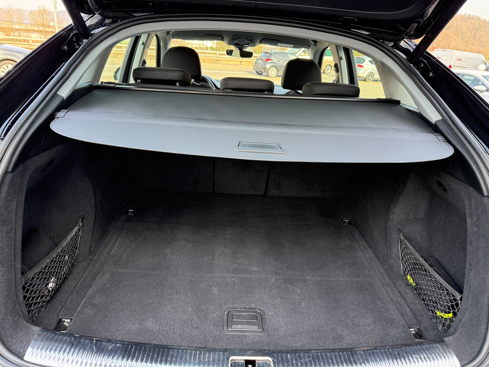 AUDI Q5 Sportback 40 TDI S line quattro S-tronic-image-12