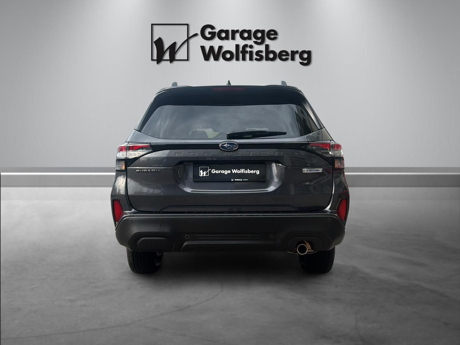 SUBARU Forester Station 2.0i e-Boxer Swiss Plus-image-4