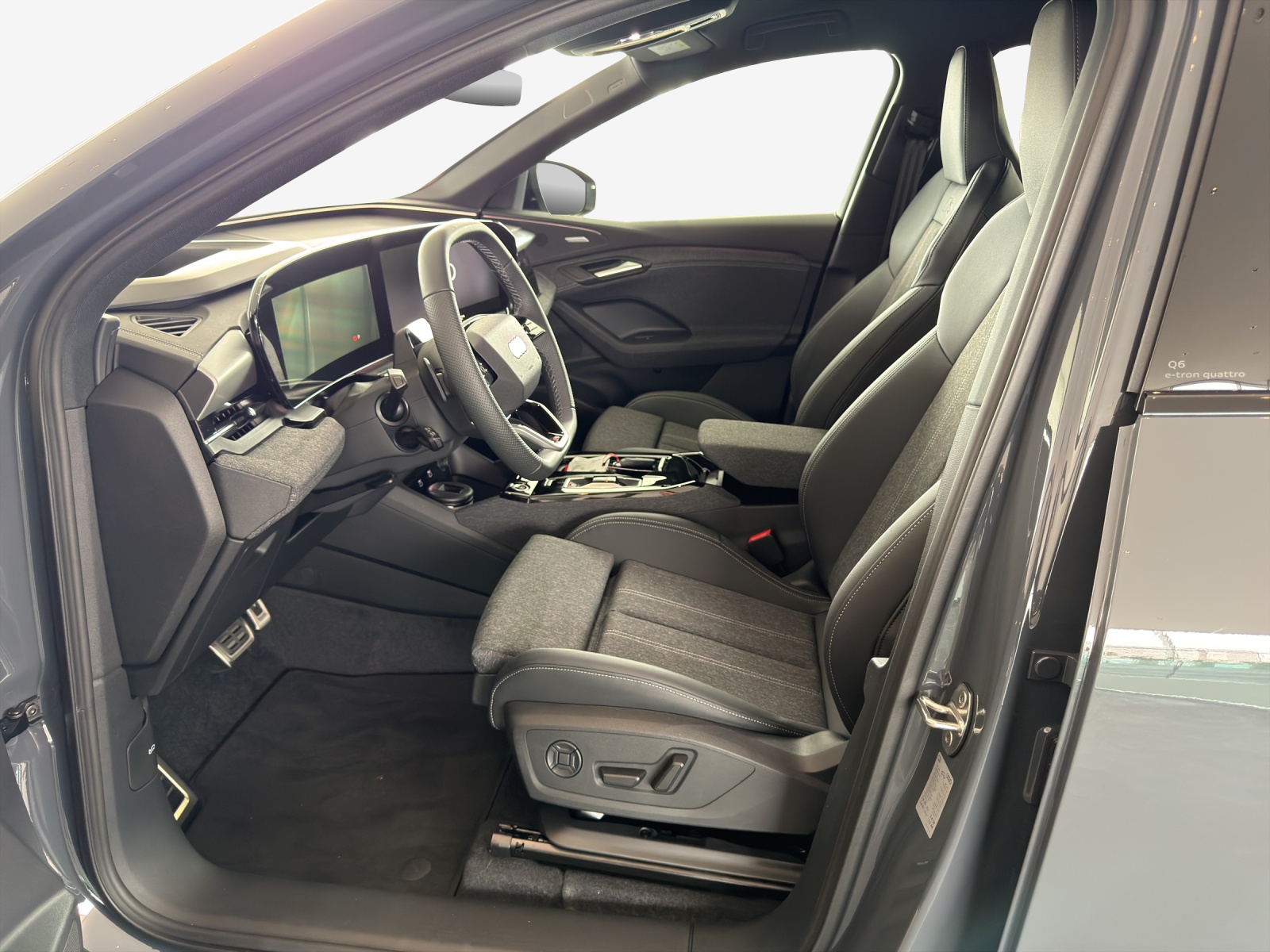 AUDI Q6 e-tron quattro-image-7