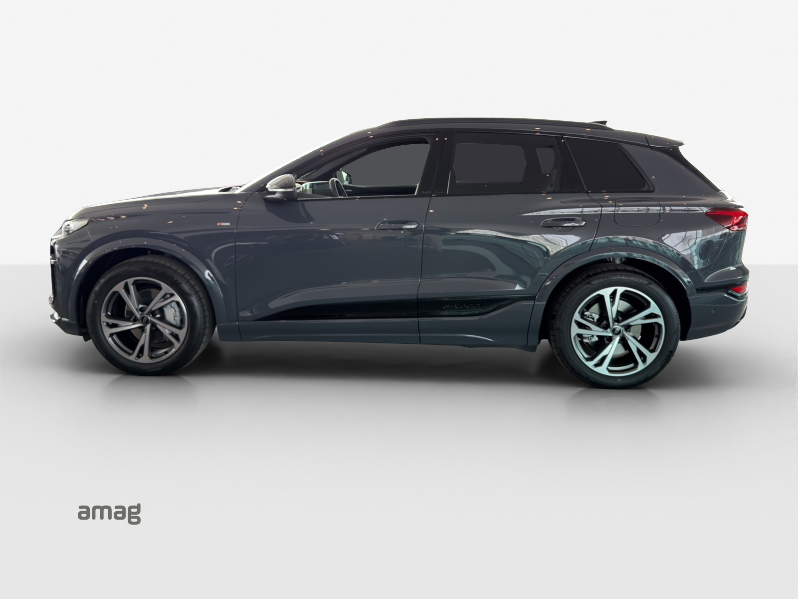 AUDI Q6 e-tron quattro-image-1