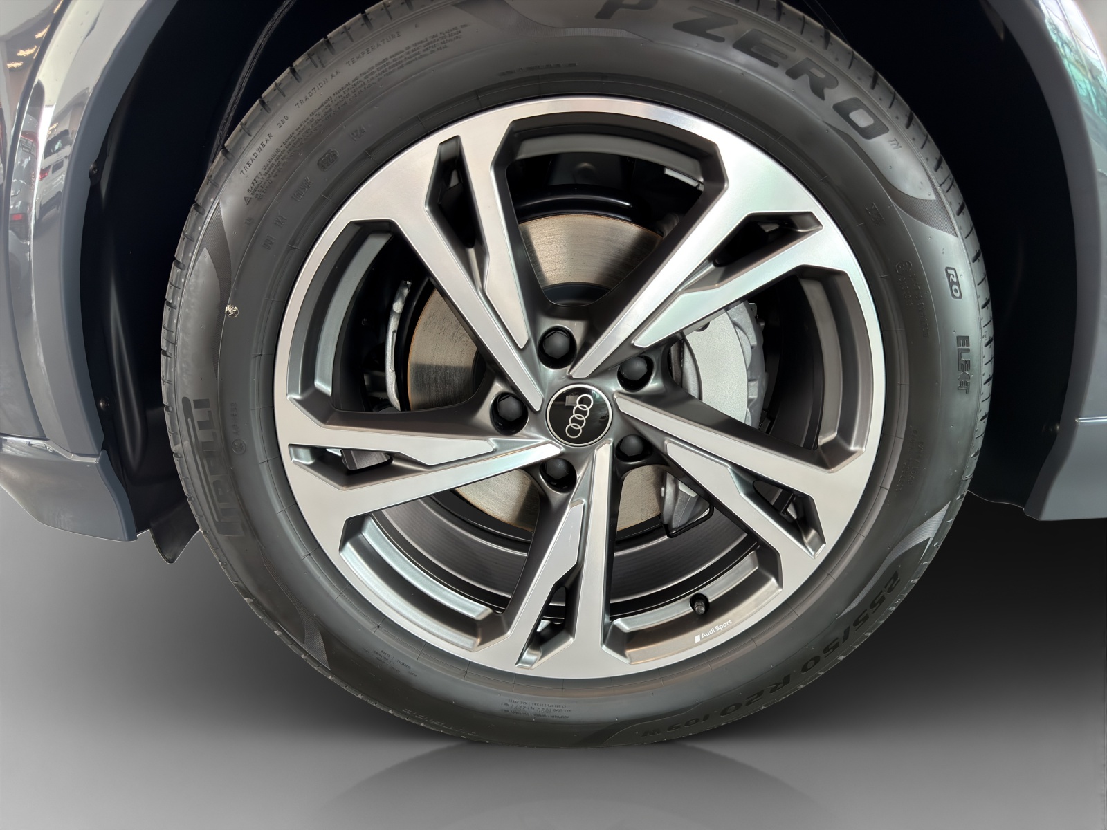 AUDI Q6 e-tron quattro-image-15