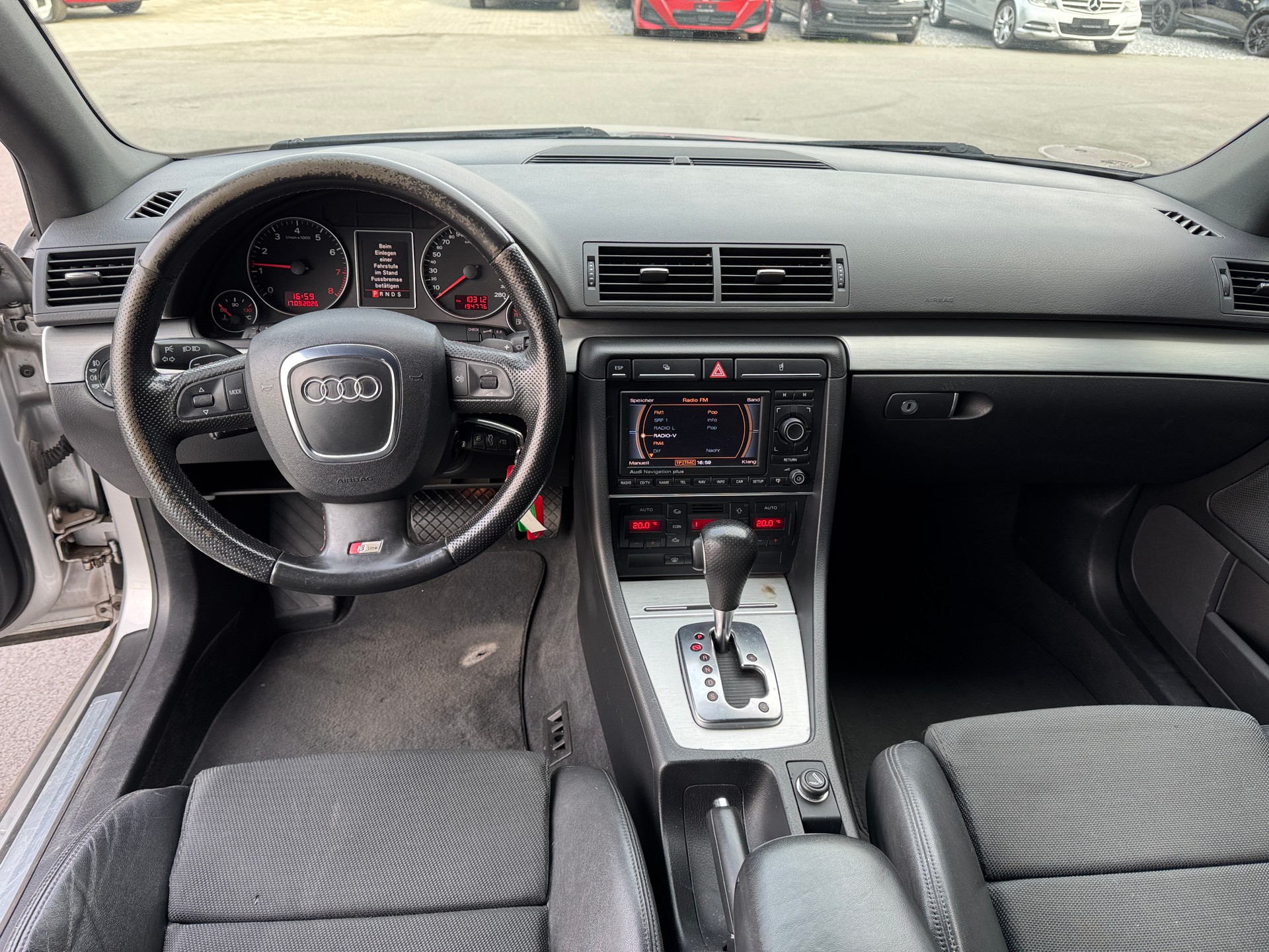 AUDI A4 Avant 2.0 Turbo FSI-image-5