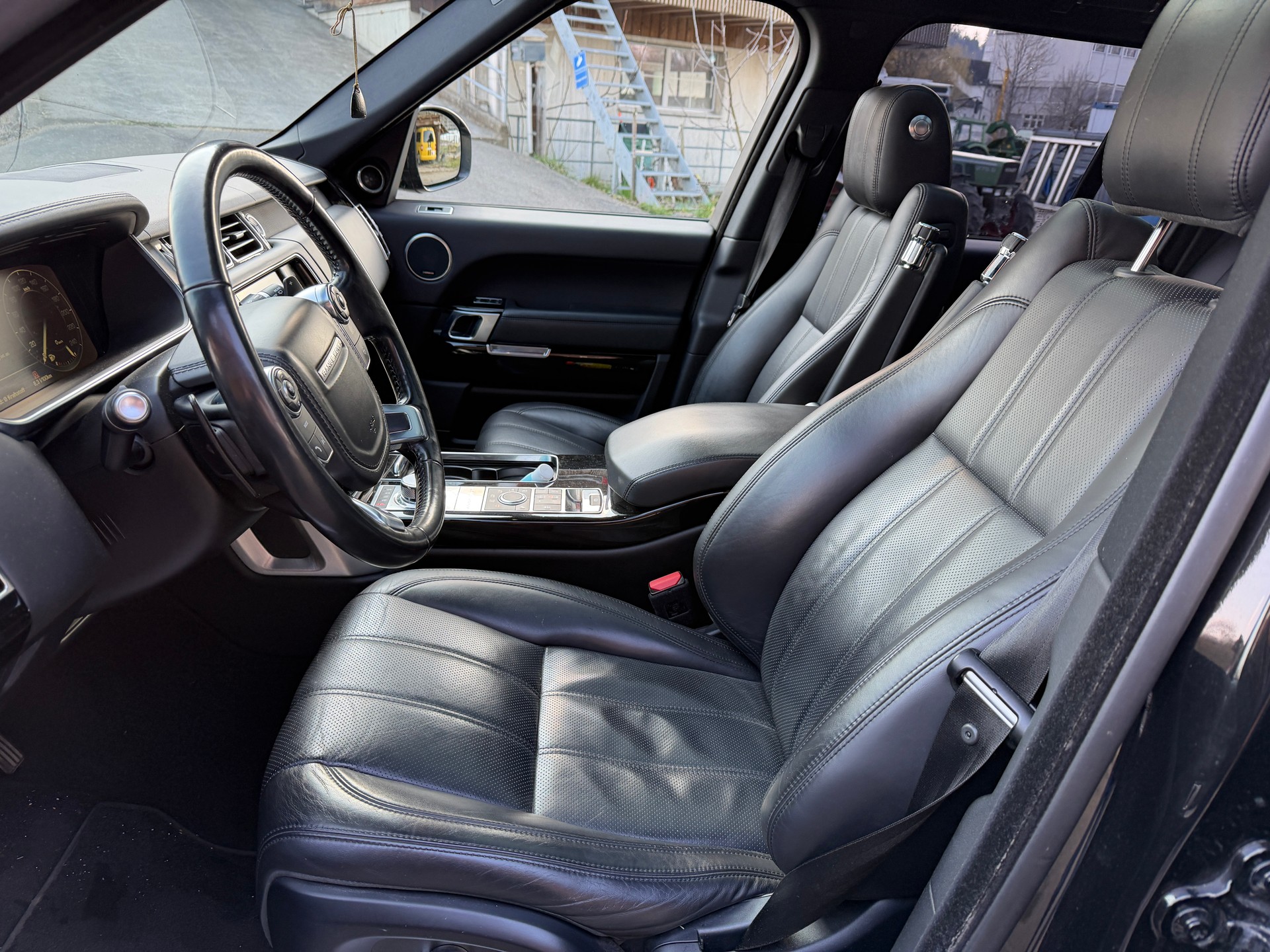 LAND ROVER Range Rover 3.0 TDV6 HSE Automatic-image-6
