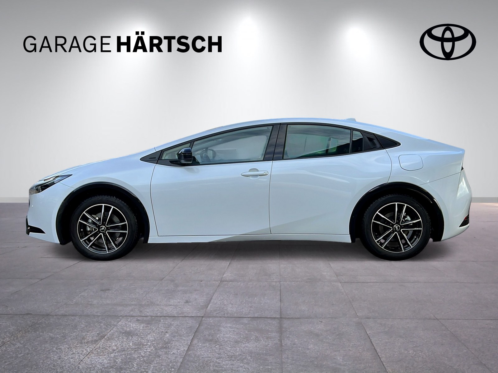 TOYOTA Prius 2.0 Plug-In-Hybrid Style-image-1