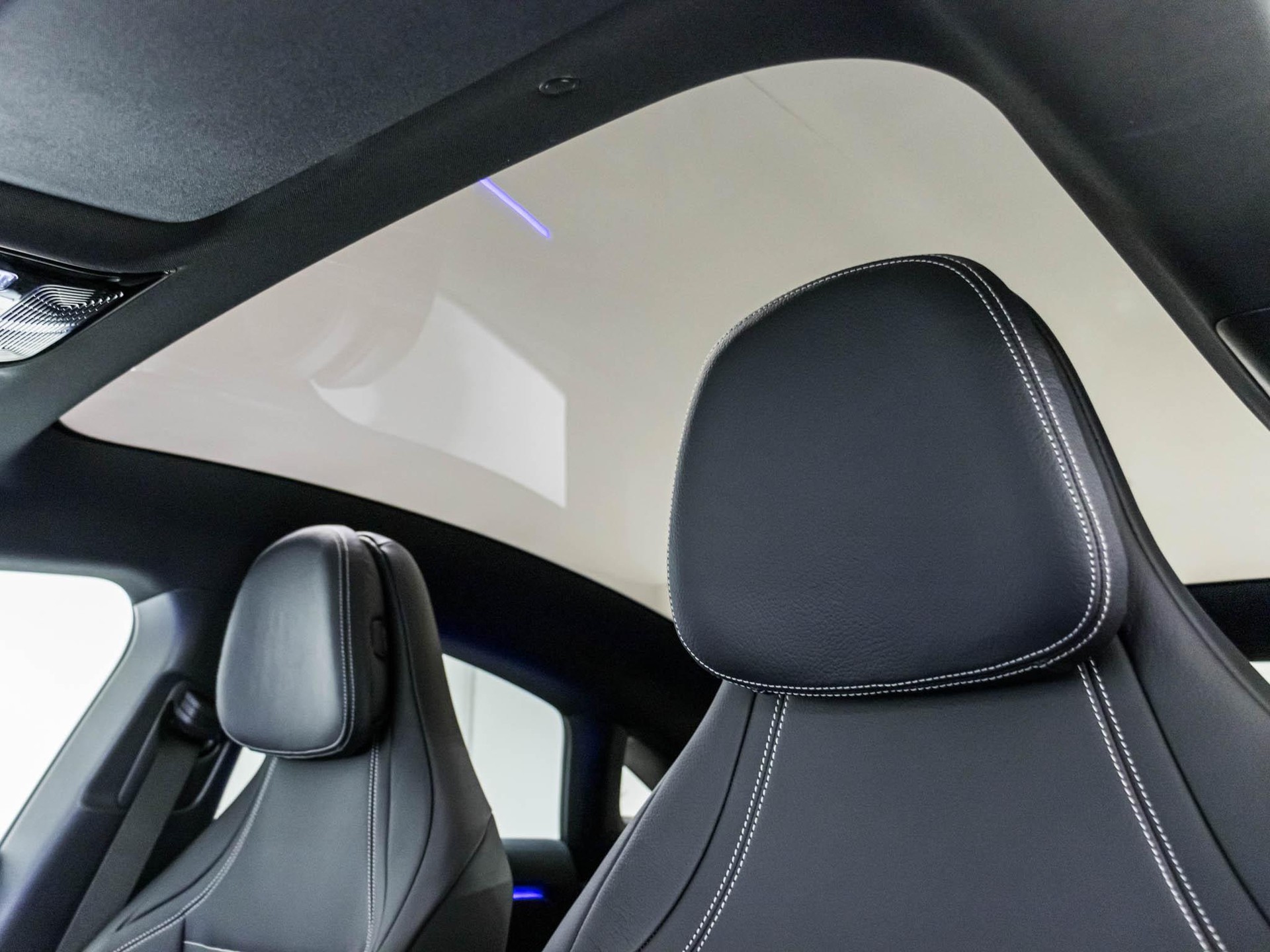 MERCEDES-BENZ CLA 220 4MATIC-image-8