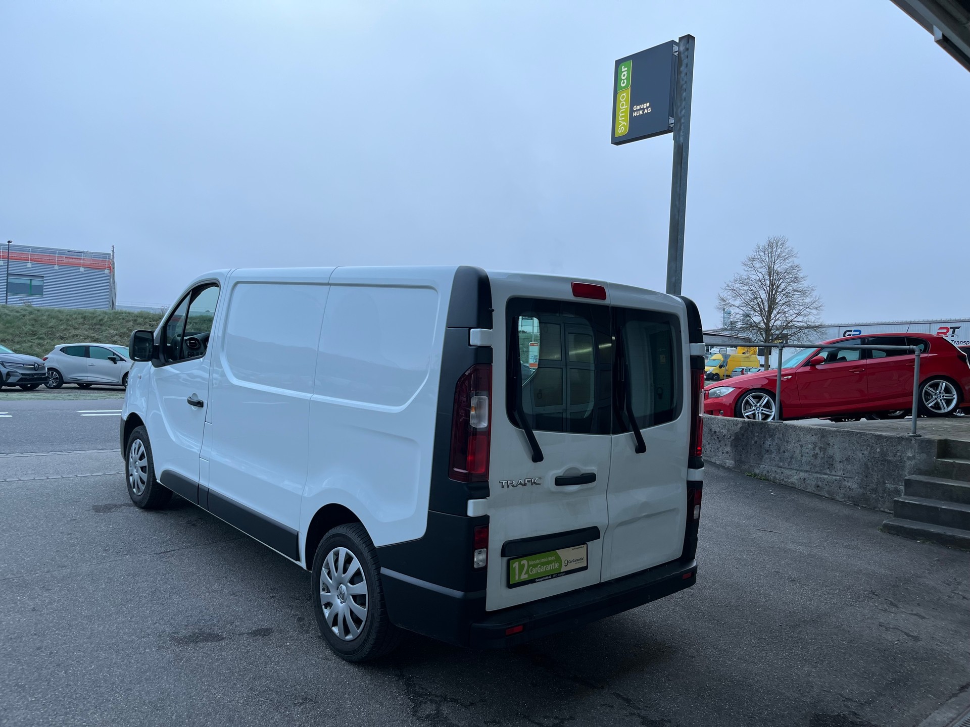 RENAULT Trafic 1.6 dCi 120 2.9t Business L1H1+++AB PLATZ OHNE GARANTIE+++-showroom-element-1