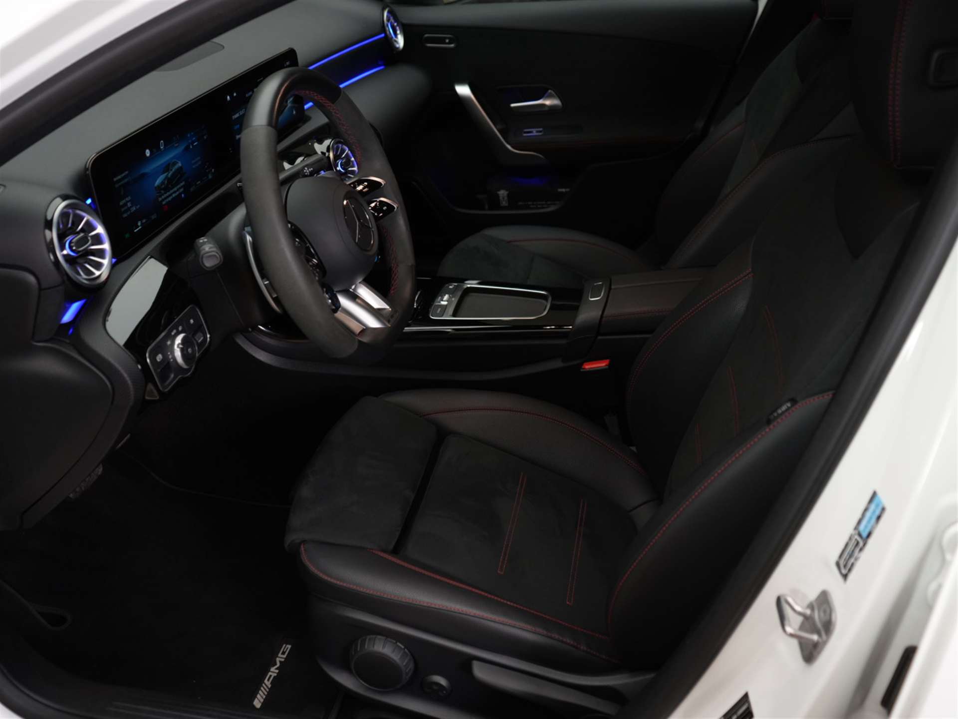 MERCEDES-BENZ A 35 AMG 4Matic+ 8G-DCT *Limousine*Facelift*Aeropaket*-image-8