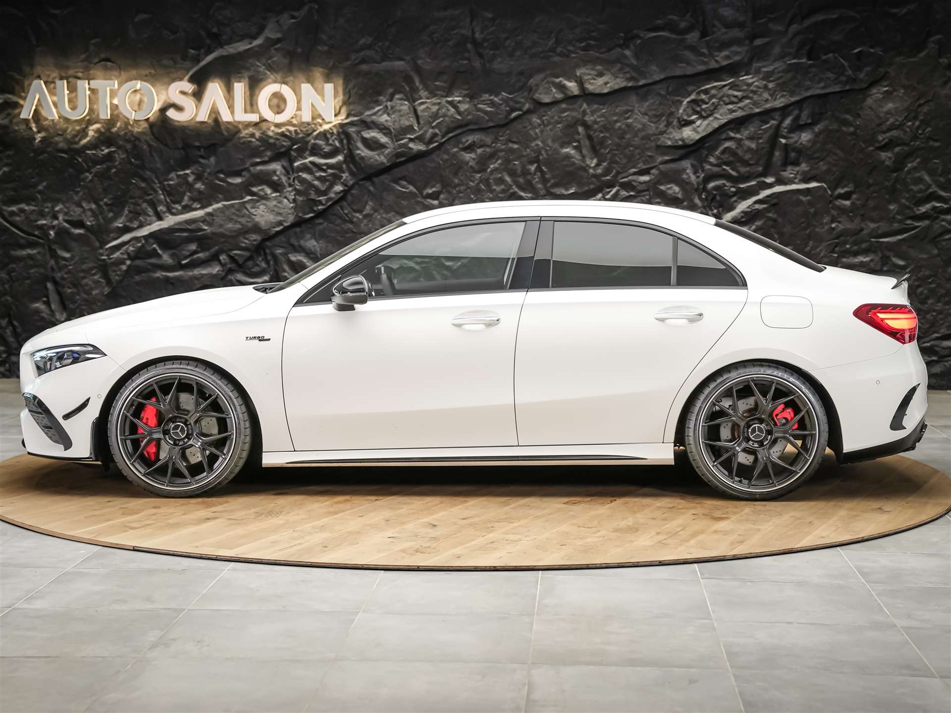 MERCEDES-BENZ A 35 AMG 4Matic+ 8G-DCT *Limousine*Facelift*Aeropaket*-image-2