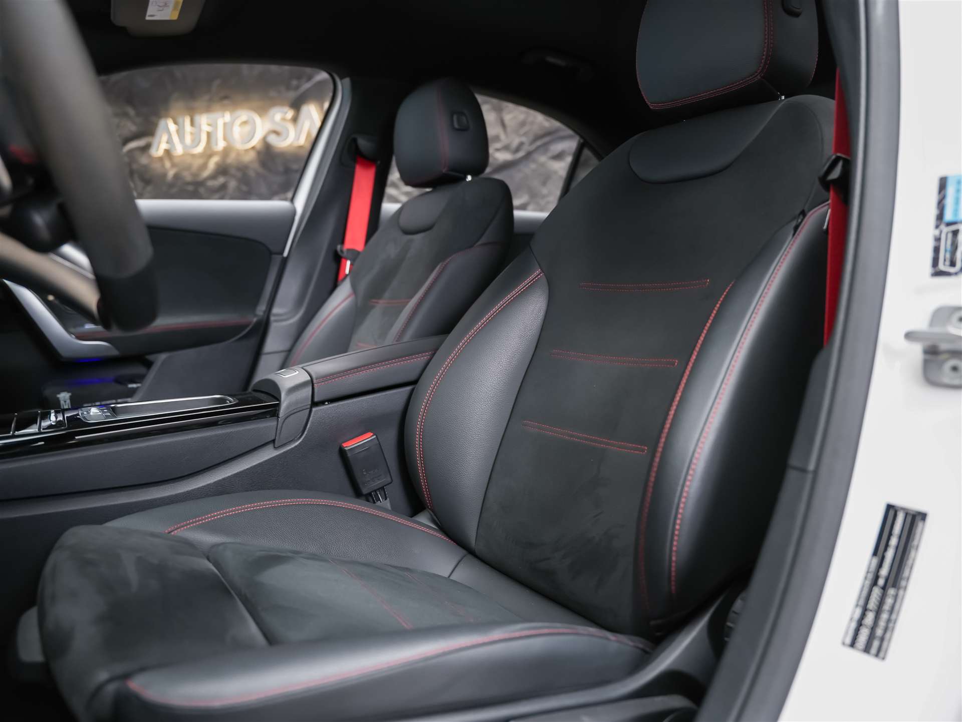 MERCEDES-BENZ A 35 AMG 4Matic+ 8G-DCT *Limousine*Facelift*Aeropaket*-image-9