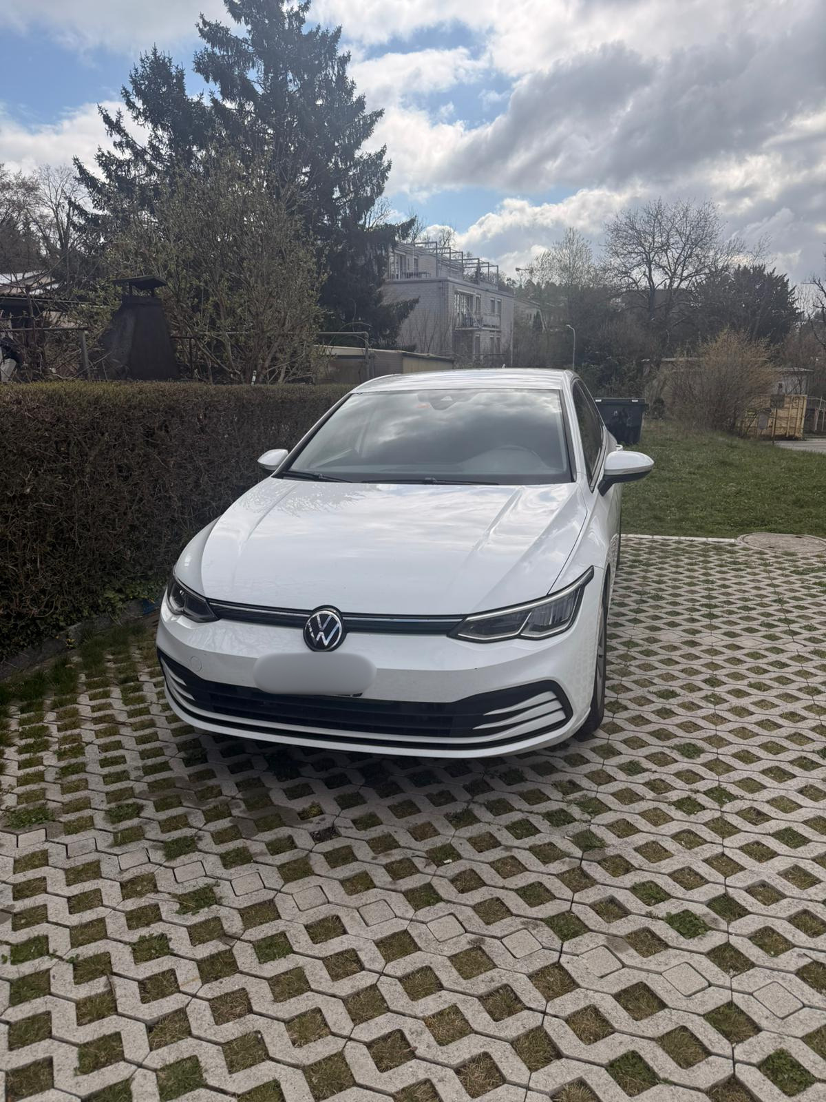 VW Golf 1.0 eTSI mHEV ACTLife DSG-image-2