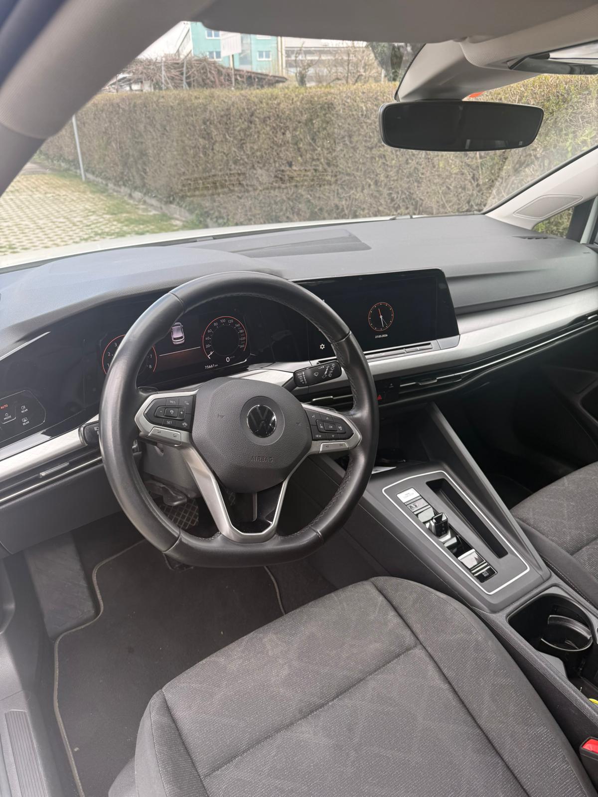 VW Golf 1.0 eTSI mHEV ACTLife DSG-image-3