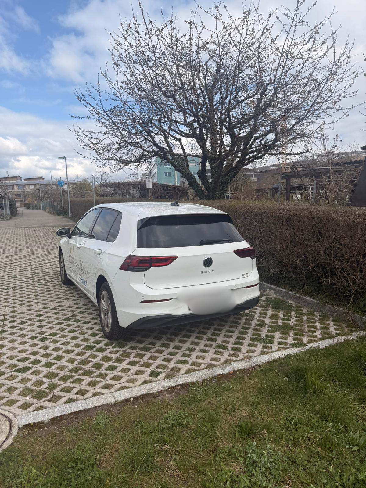 VW Golf 1.0 eTSI mHEV ACTLife DSG-image-1