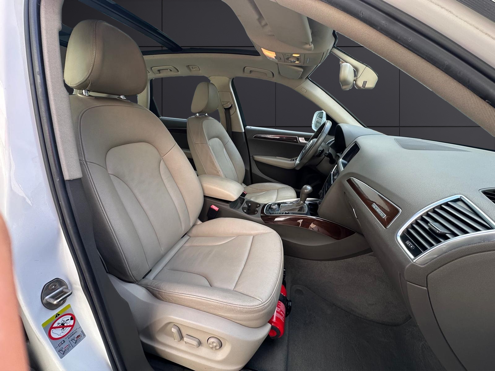 AUDI Q5 3.2 FSI quattro S-tronic-image-10