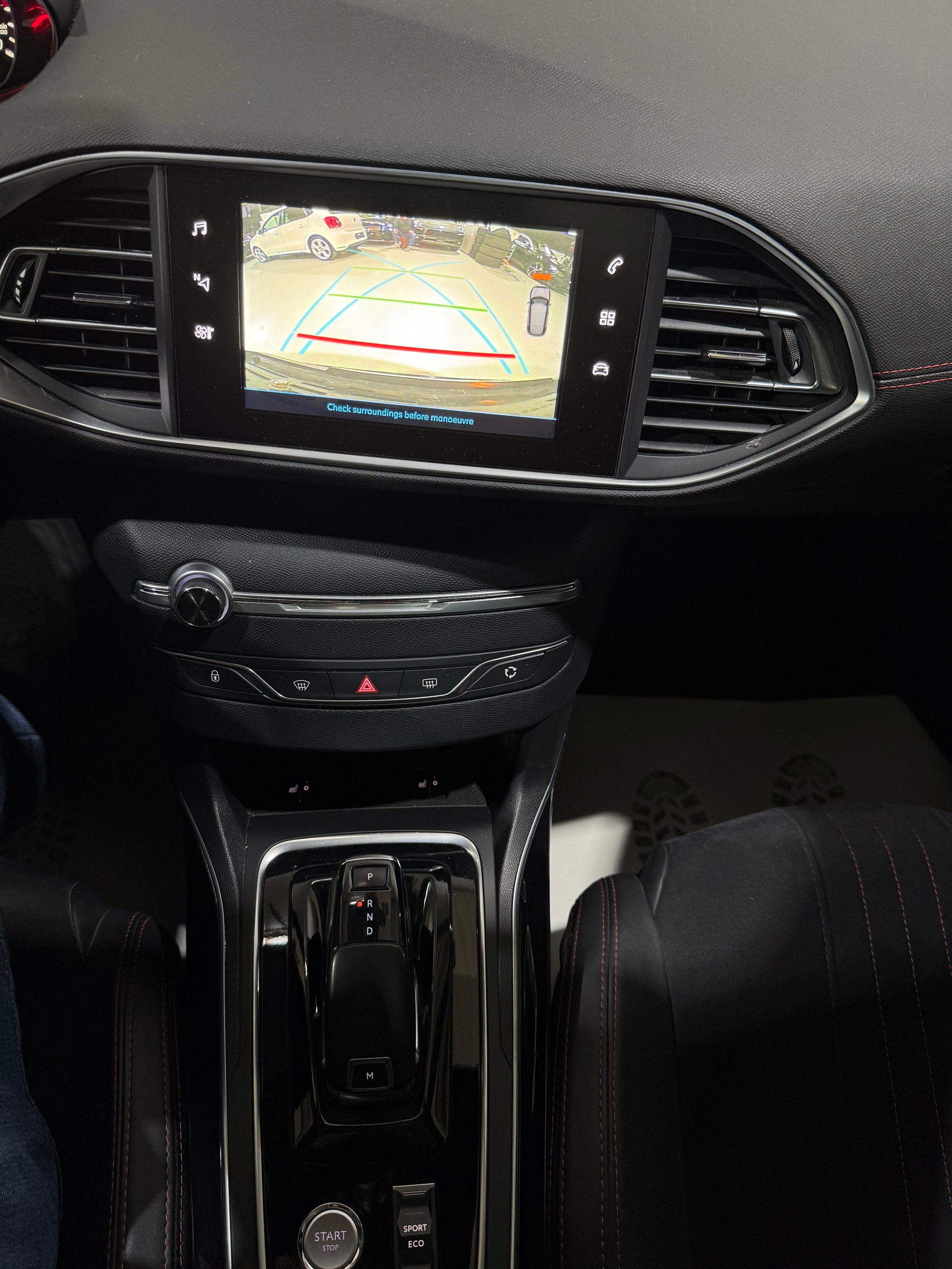 PEUGEOT 308 2.0 BlueHDI GT EAT8-image-13