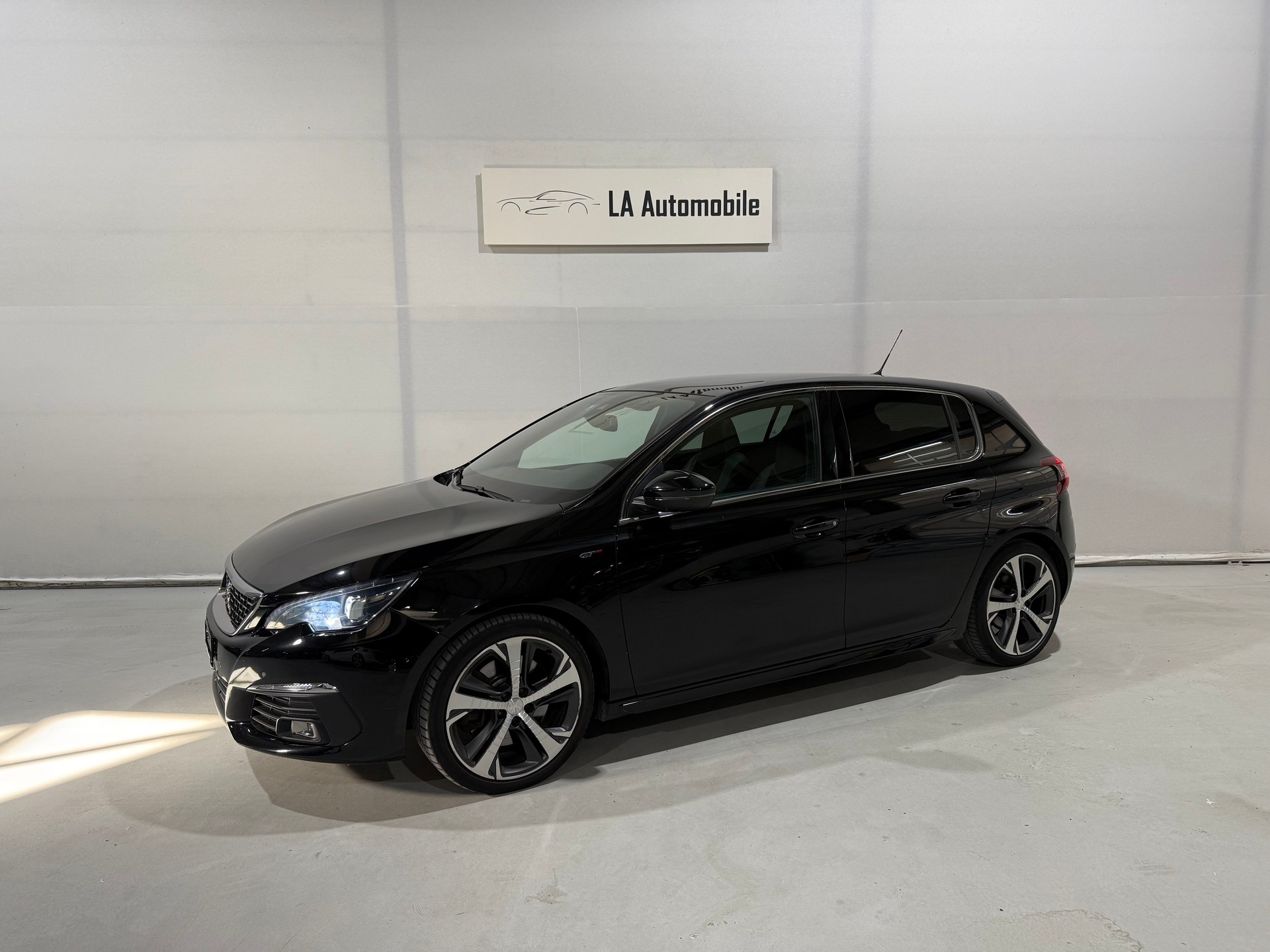 PEUGEOT 308 2.0 BlueHDI GT EAT8-image-1