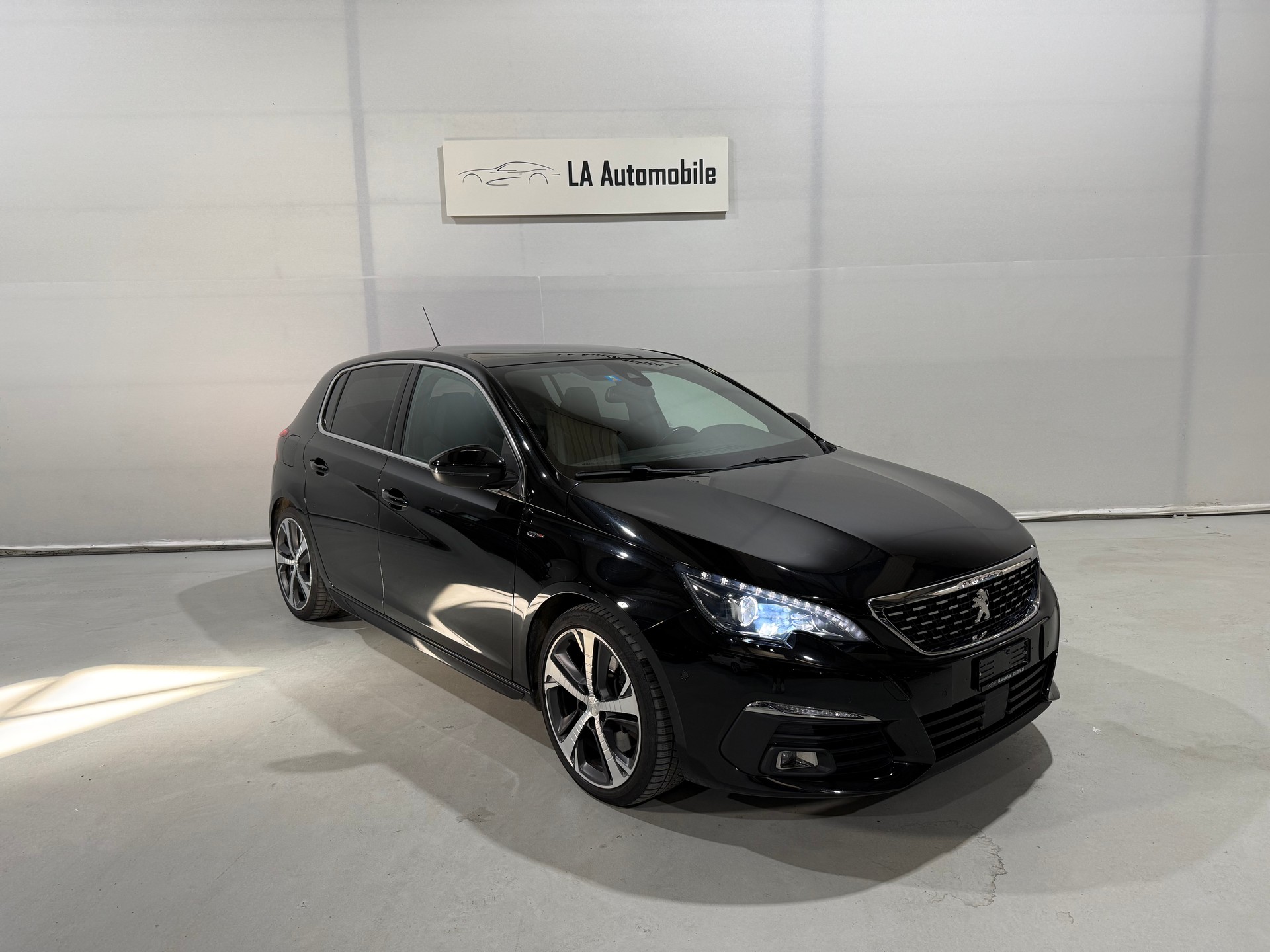 PEUGEOT 308 2.0 BlueHDI GT EAT8-image-4