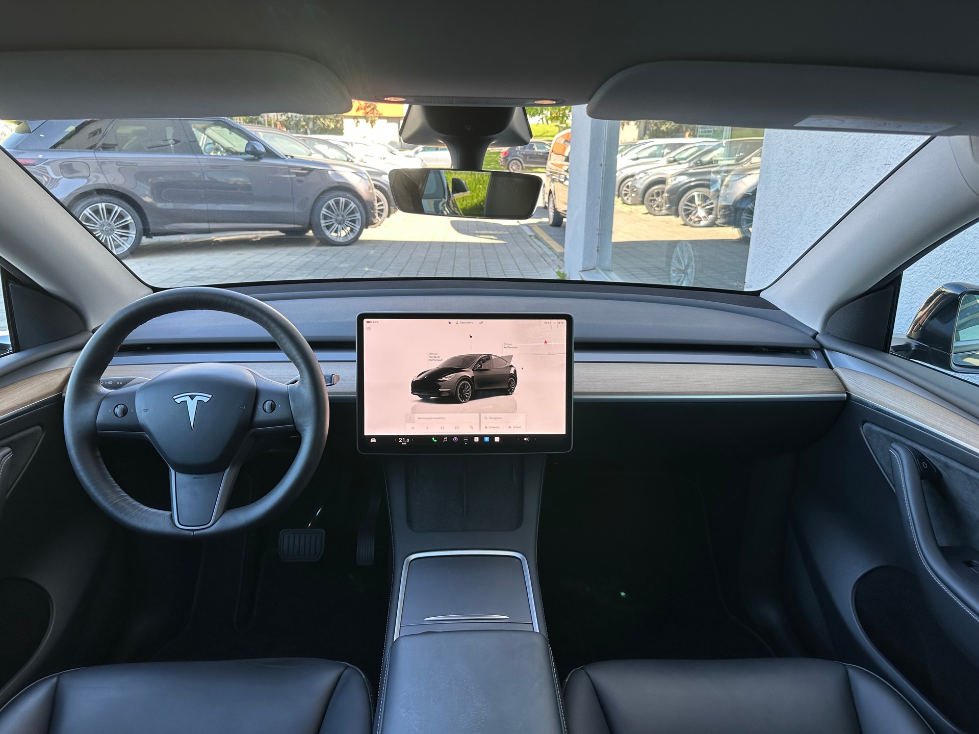 TESLA Model Y Long Range-image-8