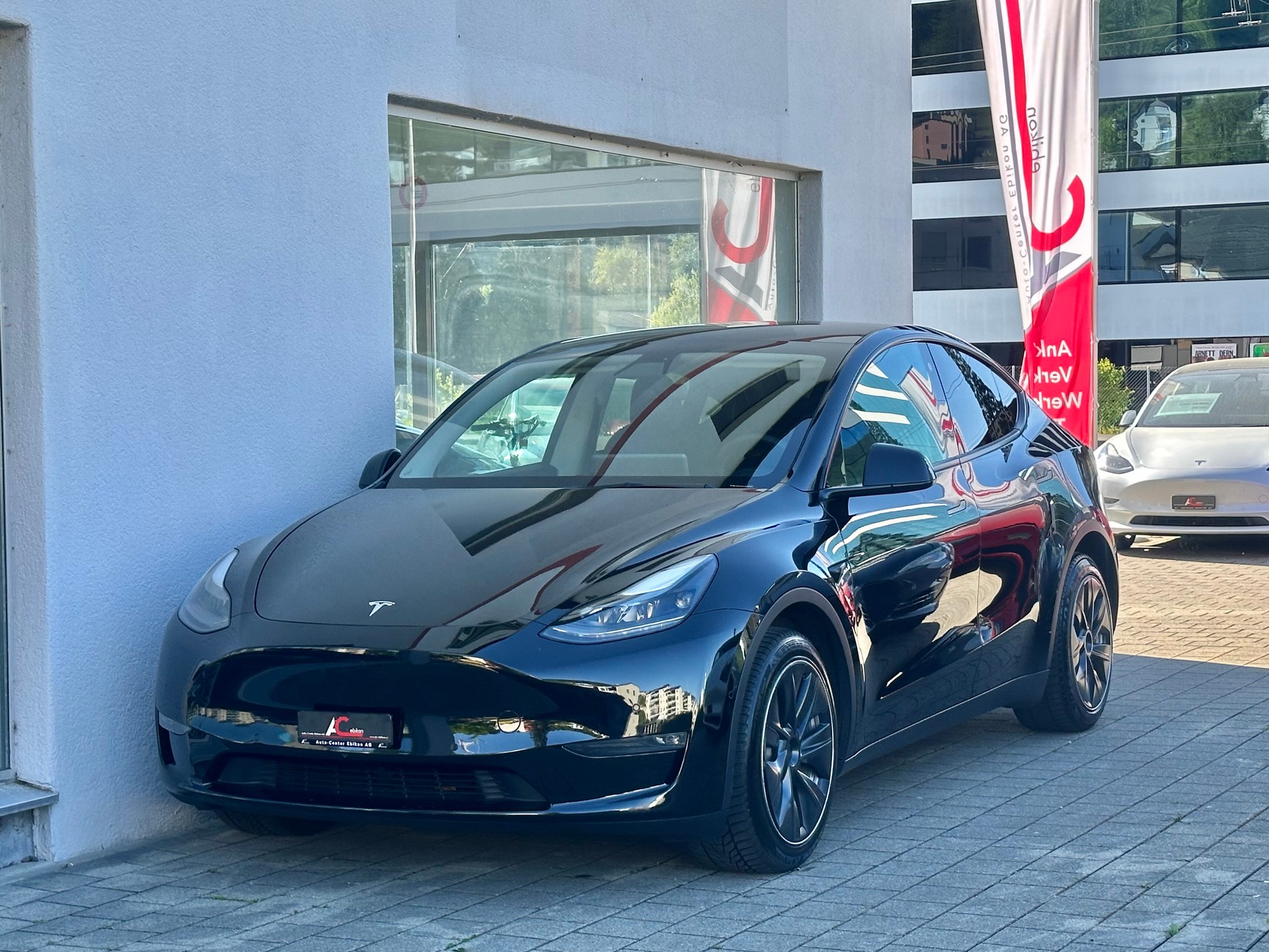 TESLA Model Y Long Range