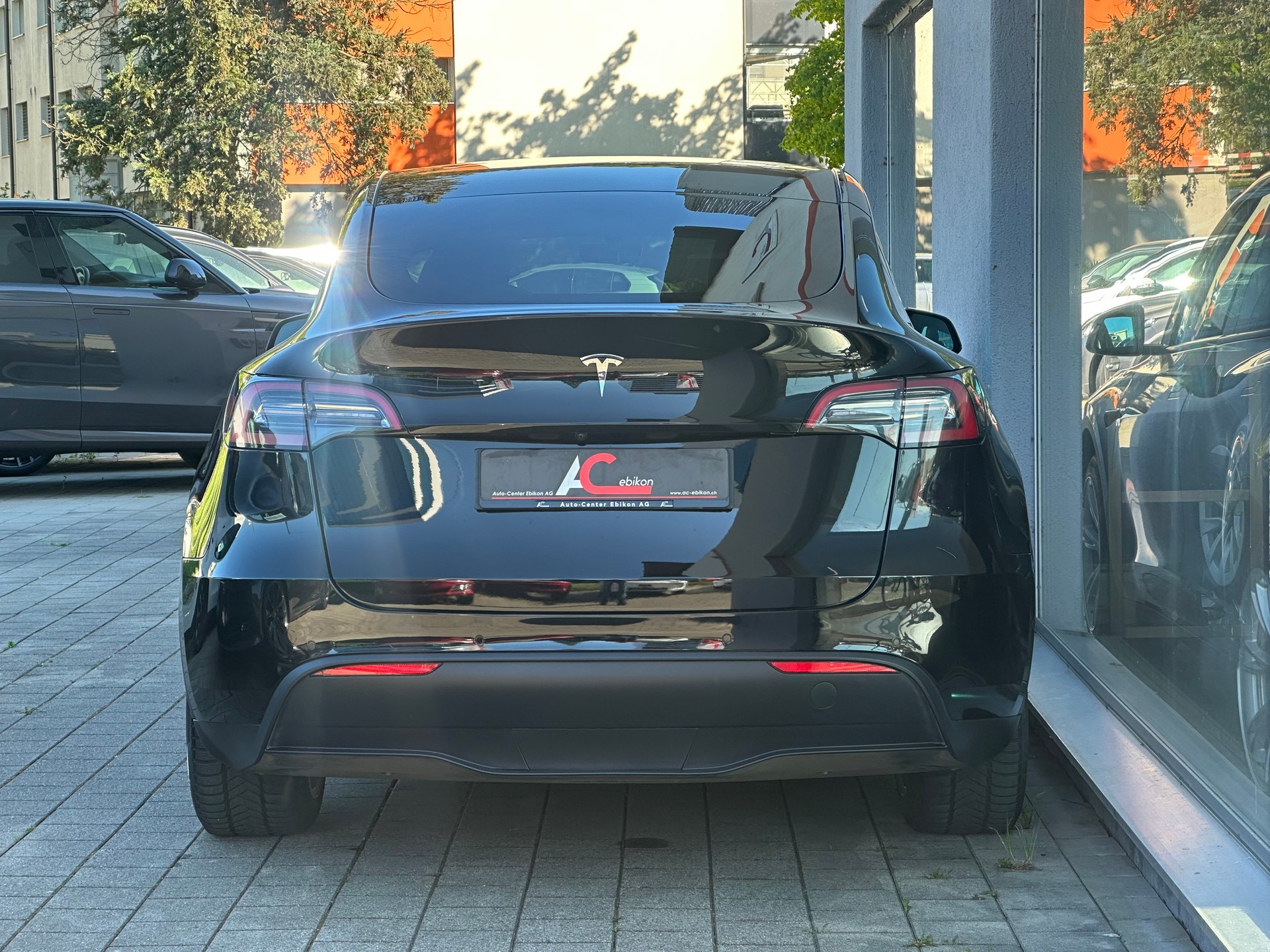 TESLA Model Y Long Range-image-4