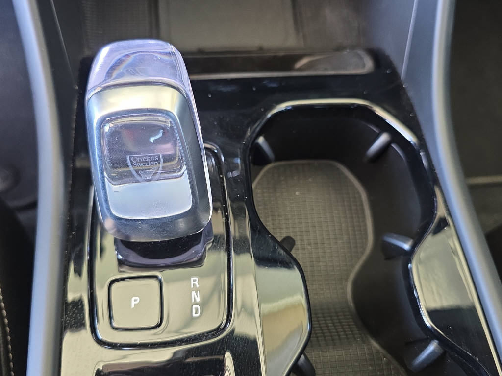 VOLVO XC40 2.0 B4 MH Plus Dark-image-21