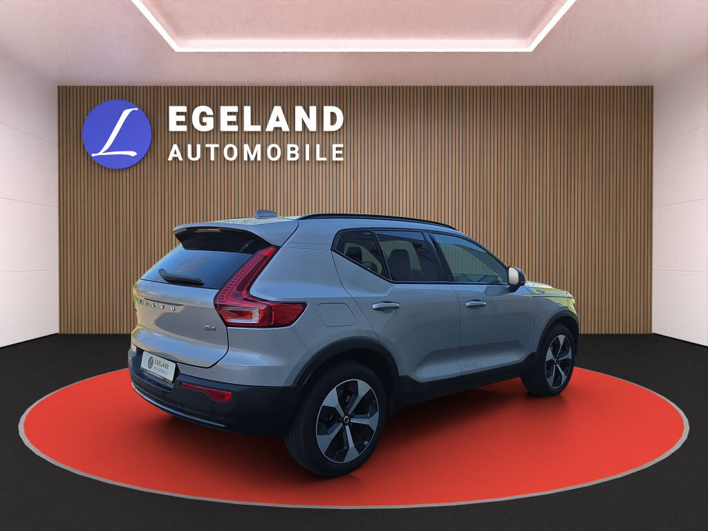 VOLVO XC40 2.0 B4 MH Plus Dark-image-3