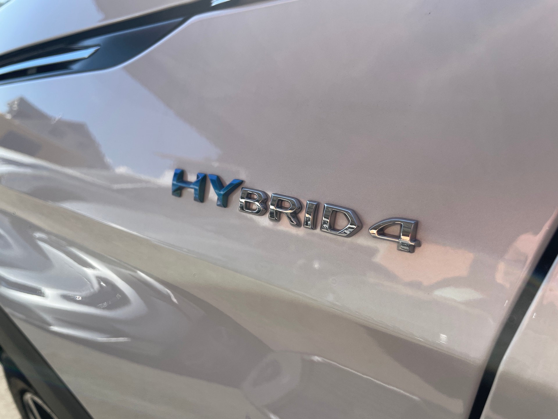 PEUGEOT 3008 300e Hybrid4 GT EAT8-image-13