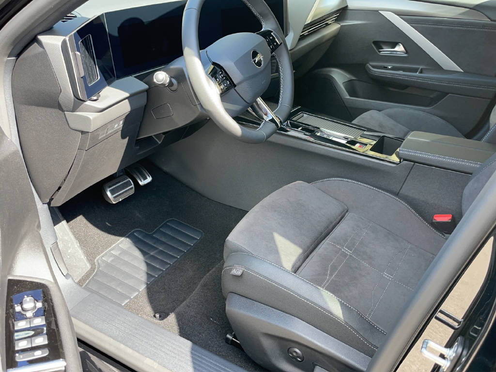 OPEL Astra-e GS-image-4